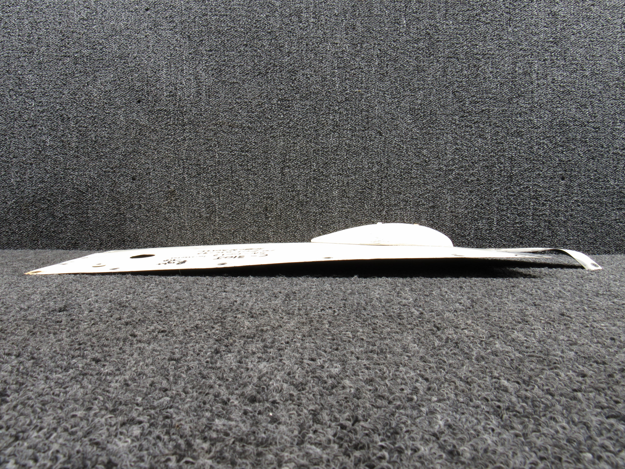 0823413-32 Cessna 310J Lower Wing Tip Fuel Fairing Assembly RH For