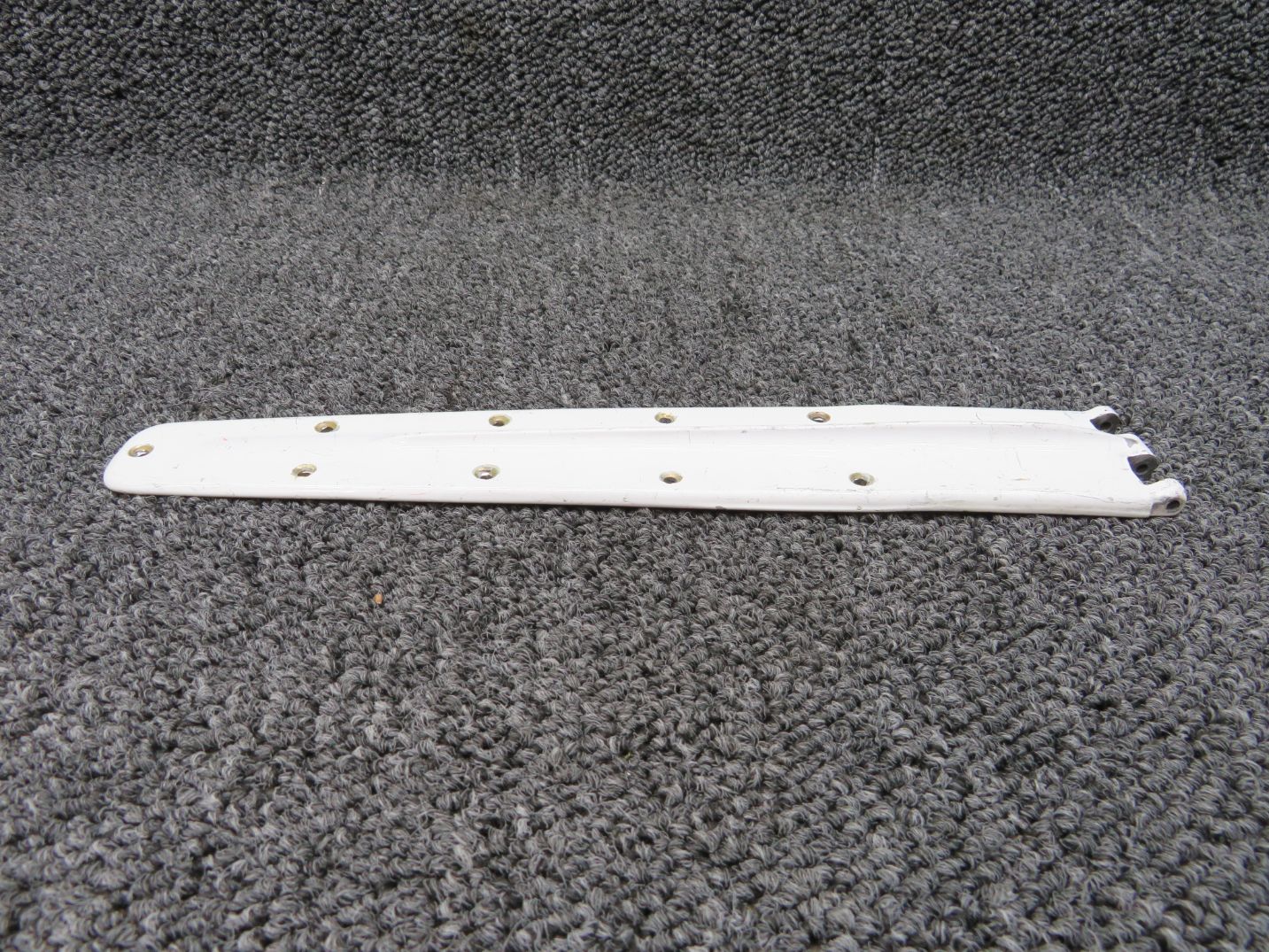 0711037-16 (Use: 0711037-22) Cessna Cabin Door Hinge Upper RH (White)