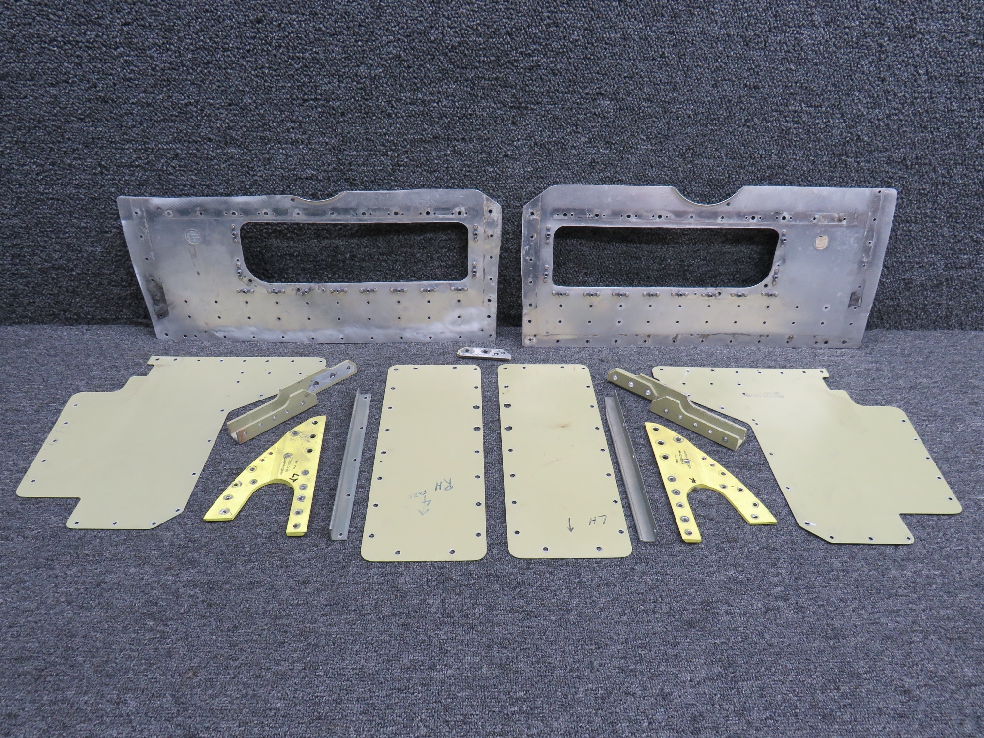 HA-SK182-115 Cessna 182 Lower Doorpost Bulkhead & Wing Strut