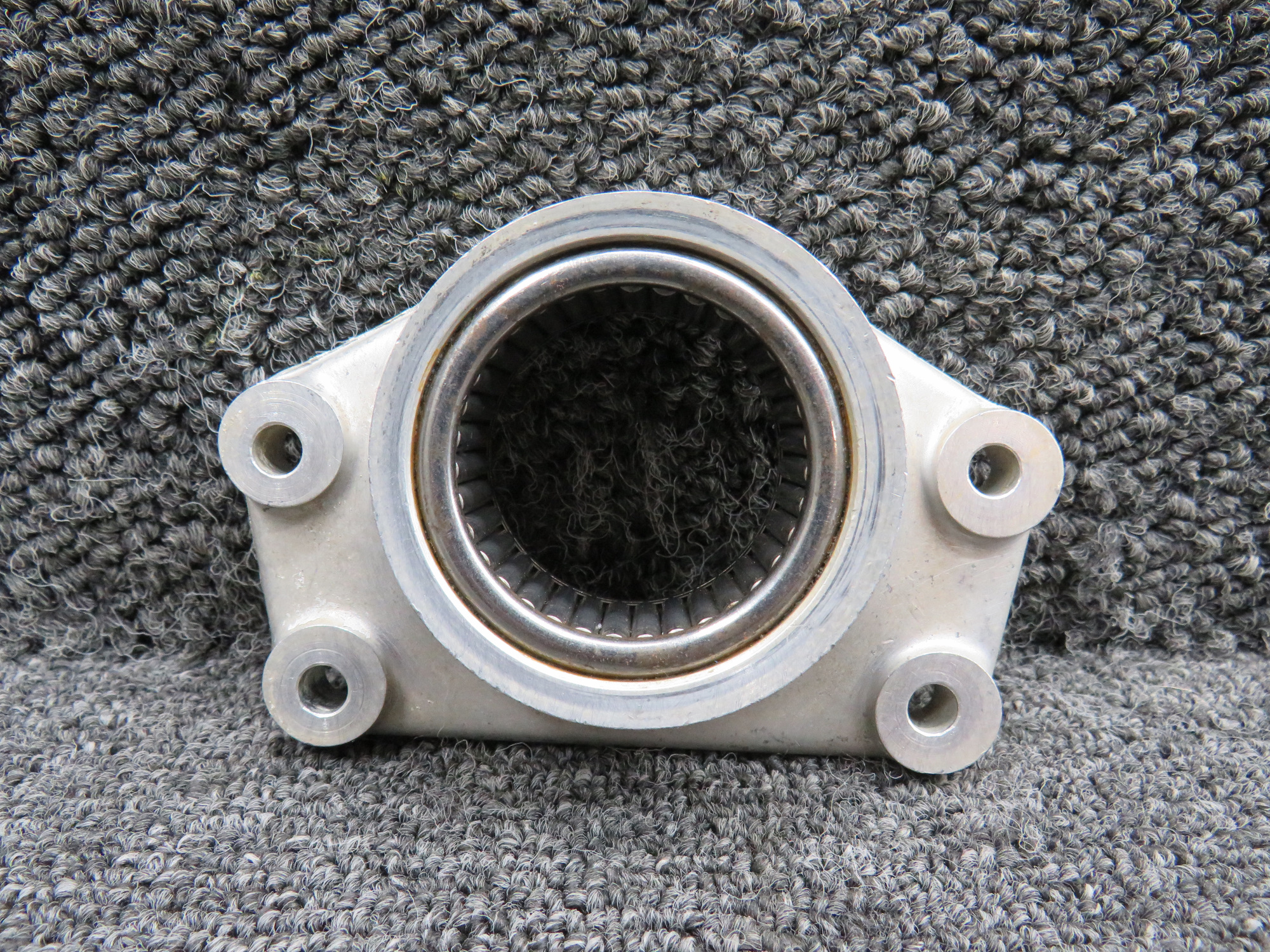 Cessna117出品　2個口 5842011-1 Cessna 414 Nose Gear Shock Strut Bearing For Sale