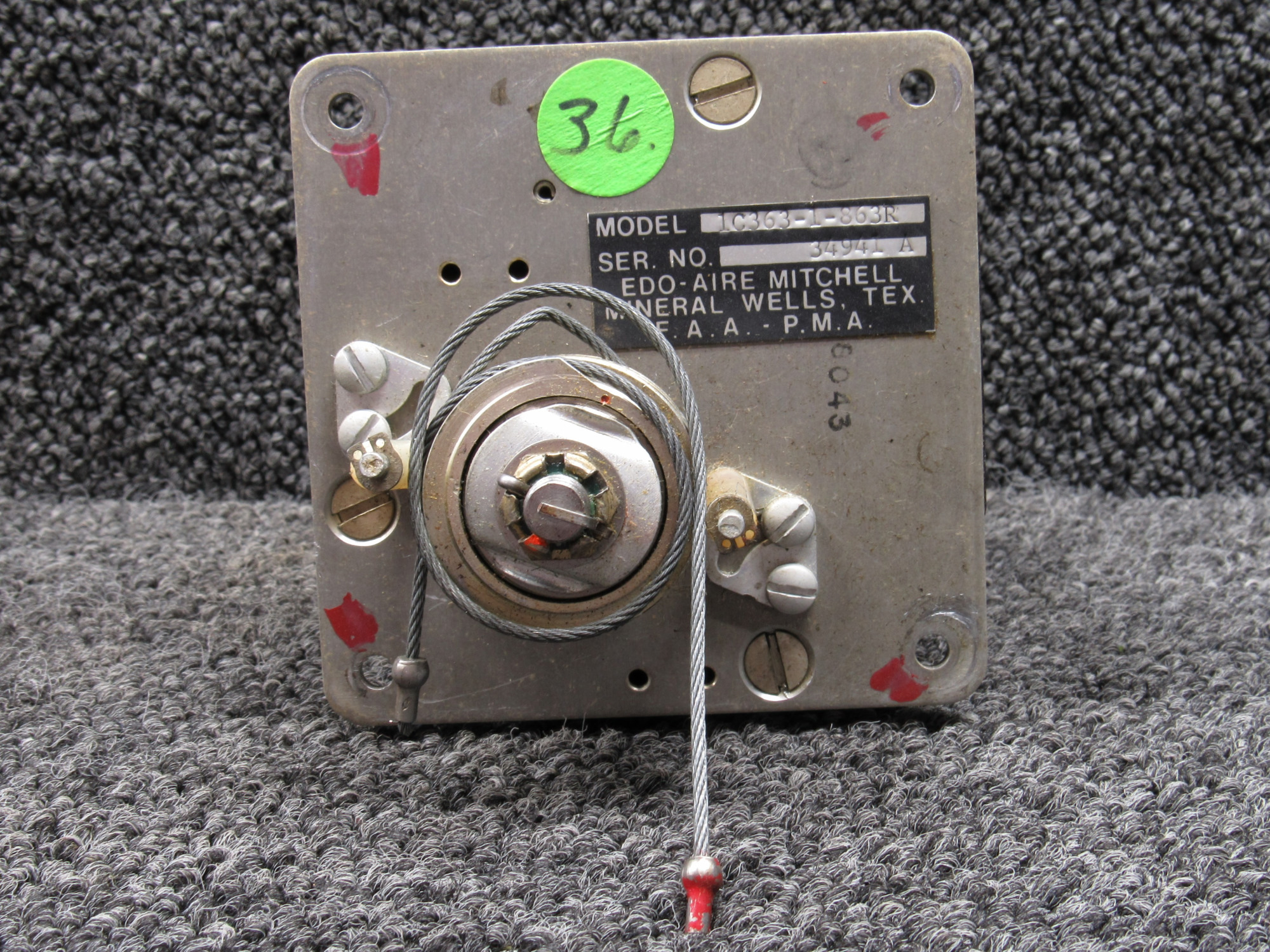 AORページ 1C363-1-863R (Alt: 757-768) Edo-Aire Piper PA28RT-201T Roll Servo