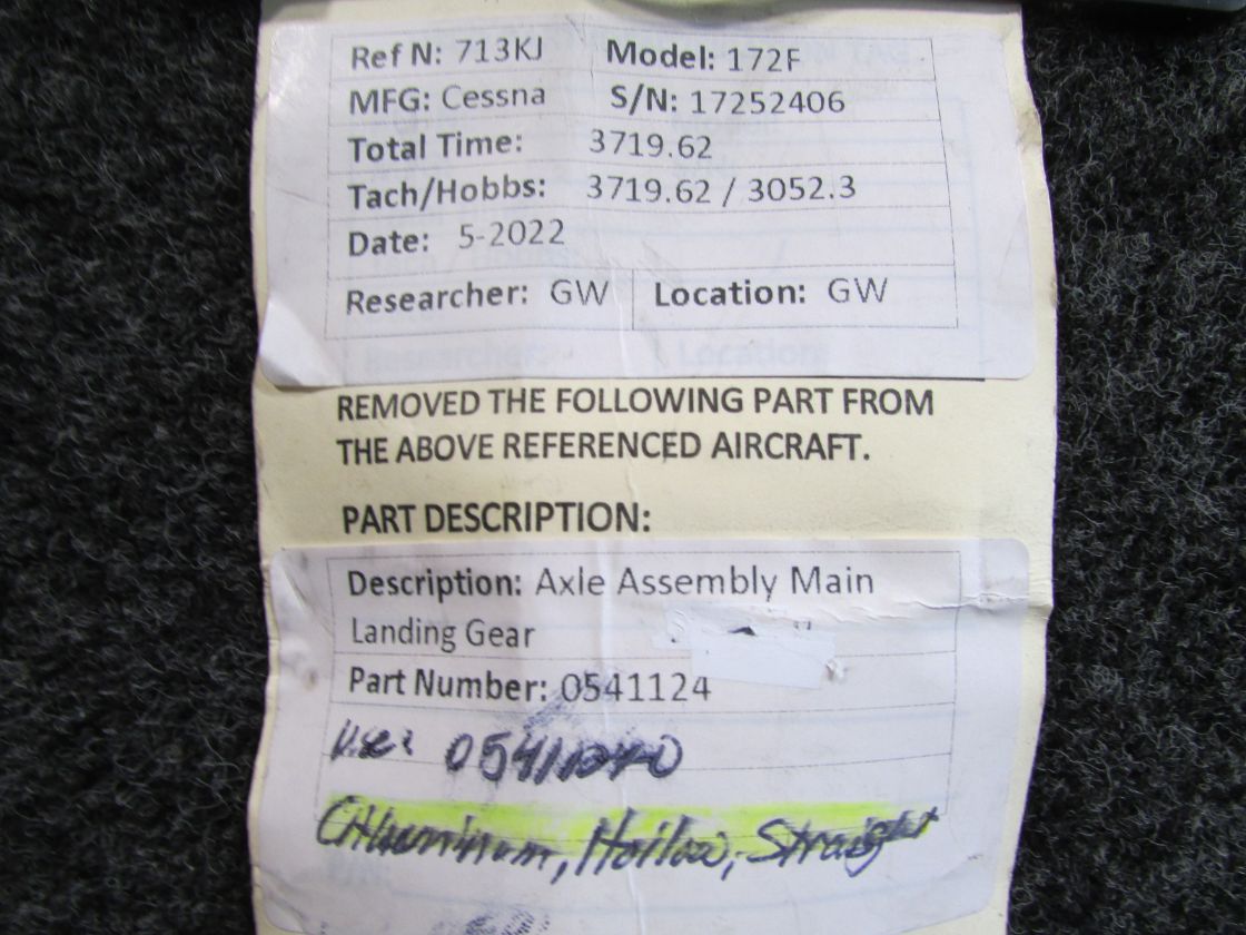 0541124 (Use: 0541124-0) Cessna Main Gear Axle (Aluminum