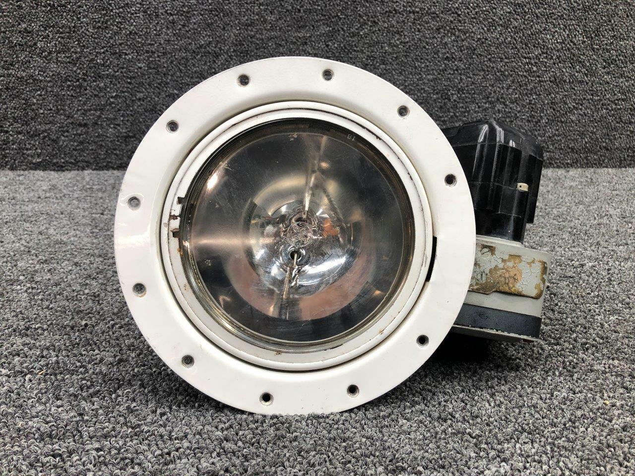 G290524 / 4553 Cessna 414 Grimes Retractable Landing light (Volts