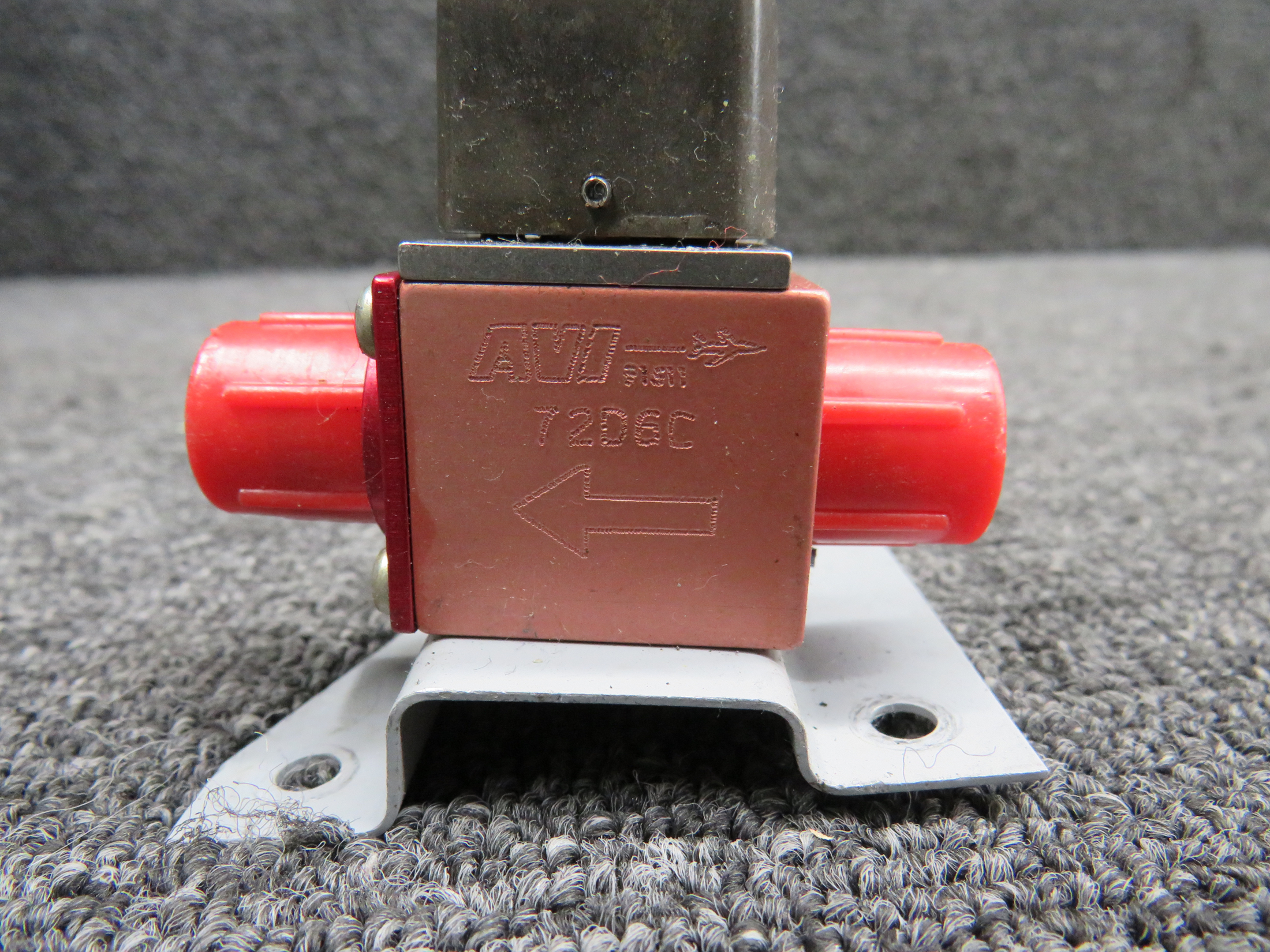 C670-1, C791-2, C499-1 Robinson R44 Fuel Shut Off Valve with Knob