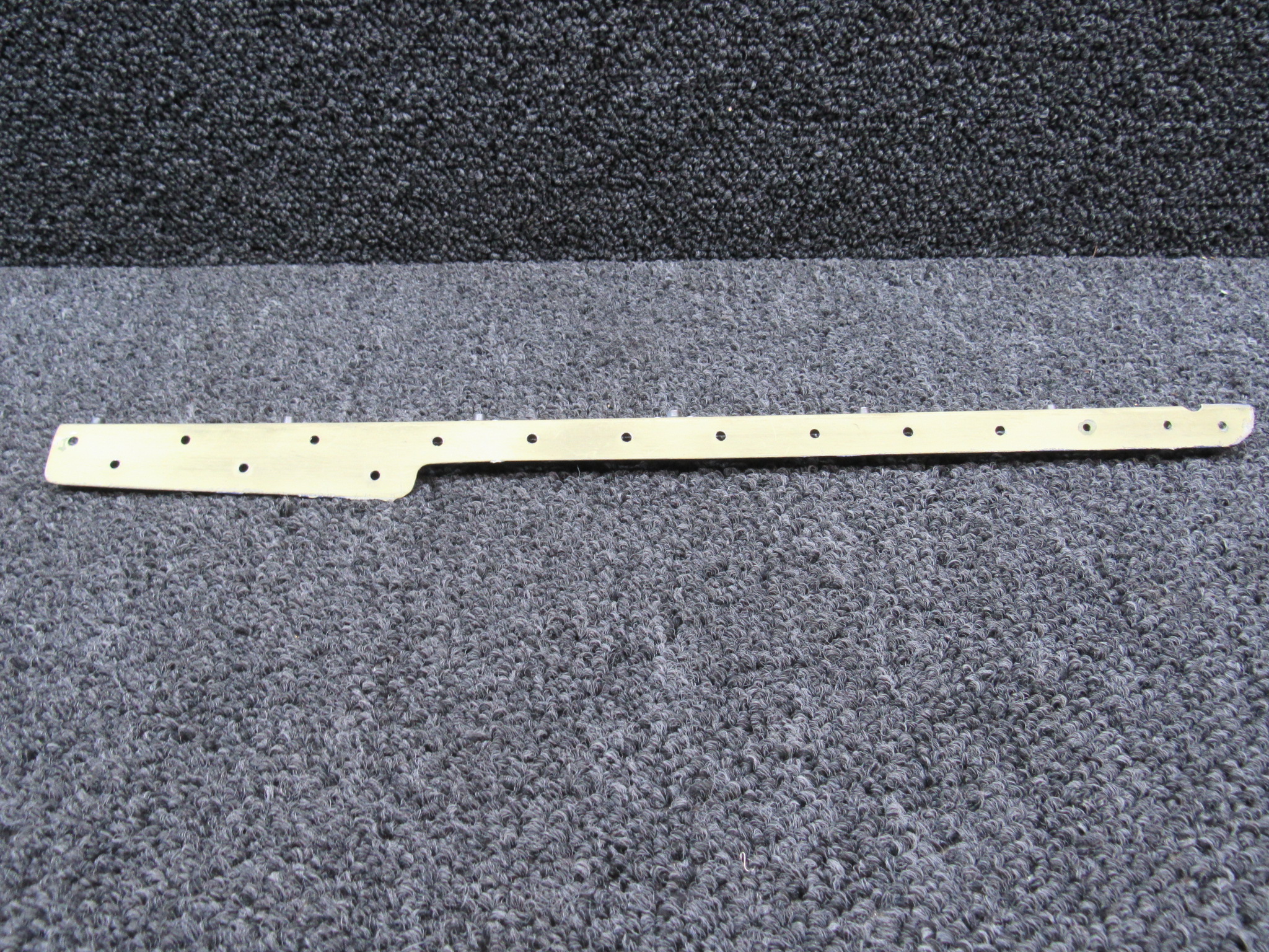 1211701-1 Cessna T206H Angle Assembly
