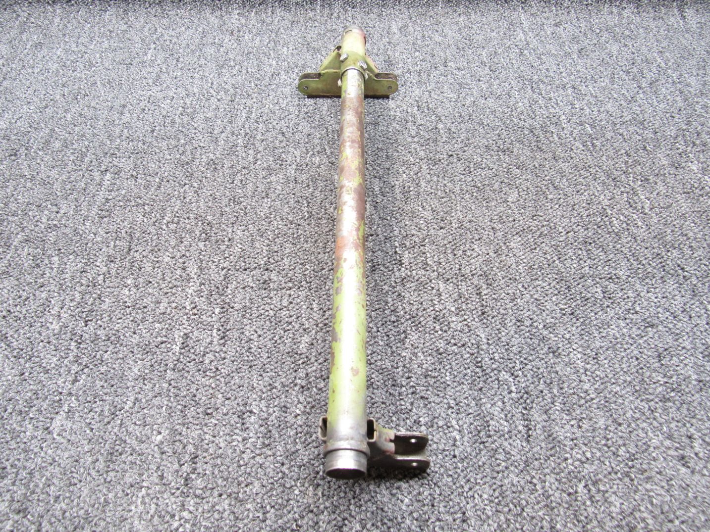 1542034-33 (WEU: 1542034-40) Cessna T337G Nose Gear Door Retract