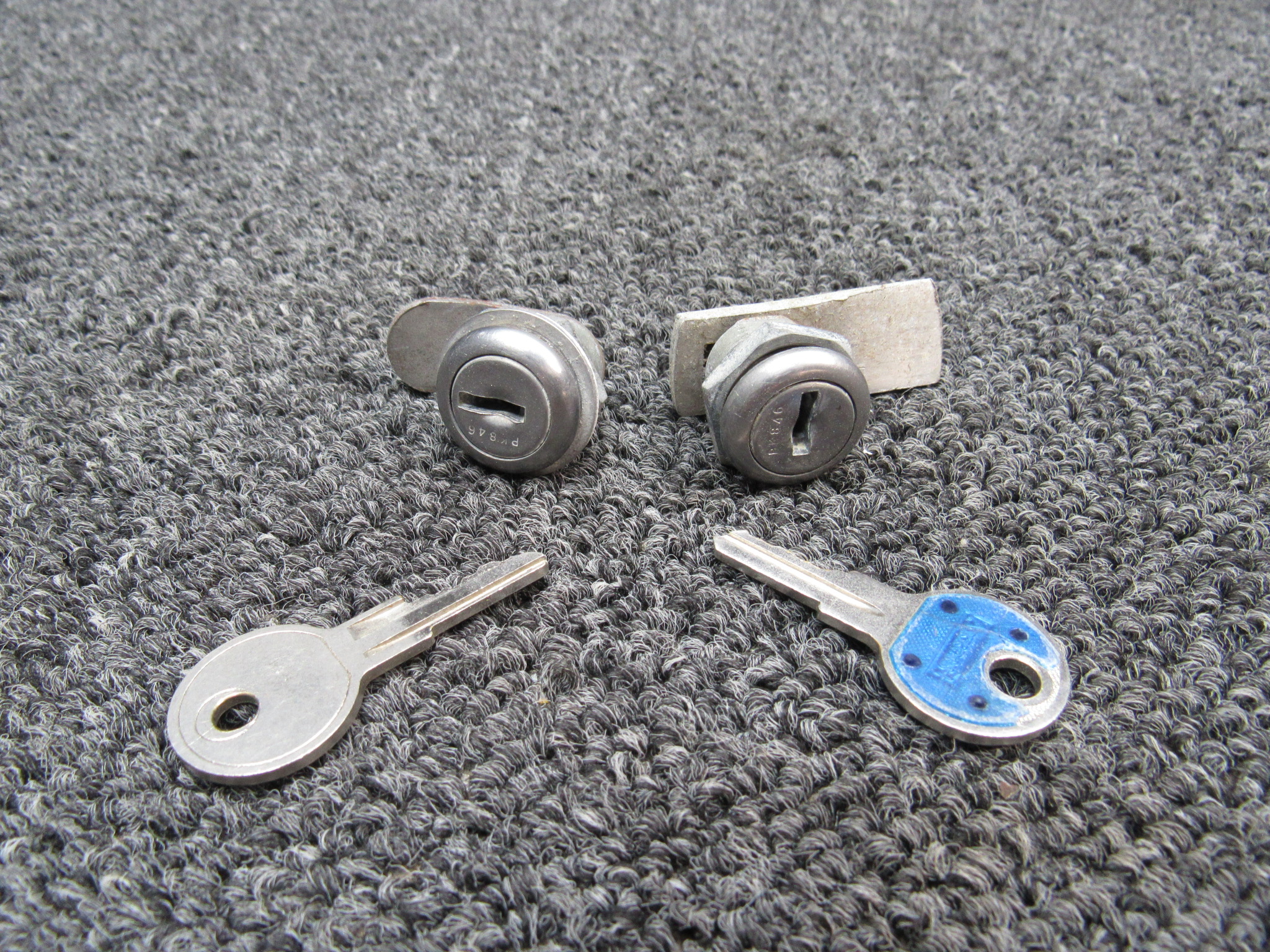 87329008 / 752301 Piper PA28R200 Baggage and Cabin Door Lock Set W/ Keys