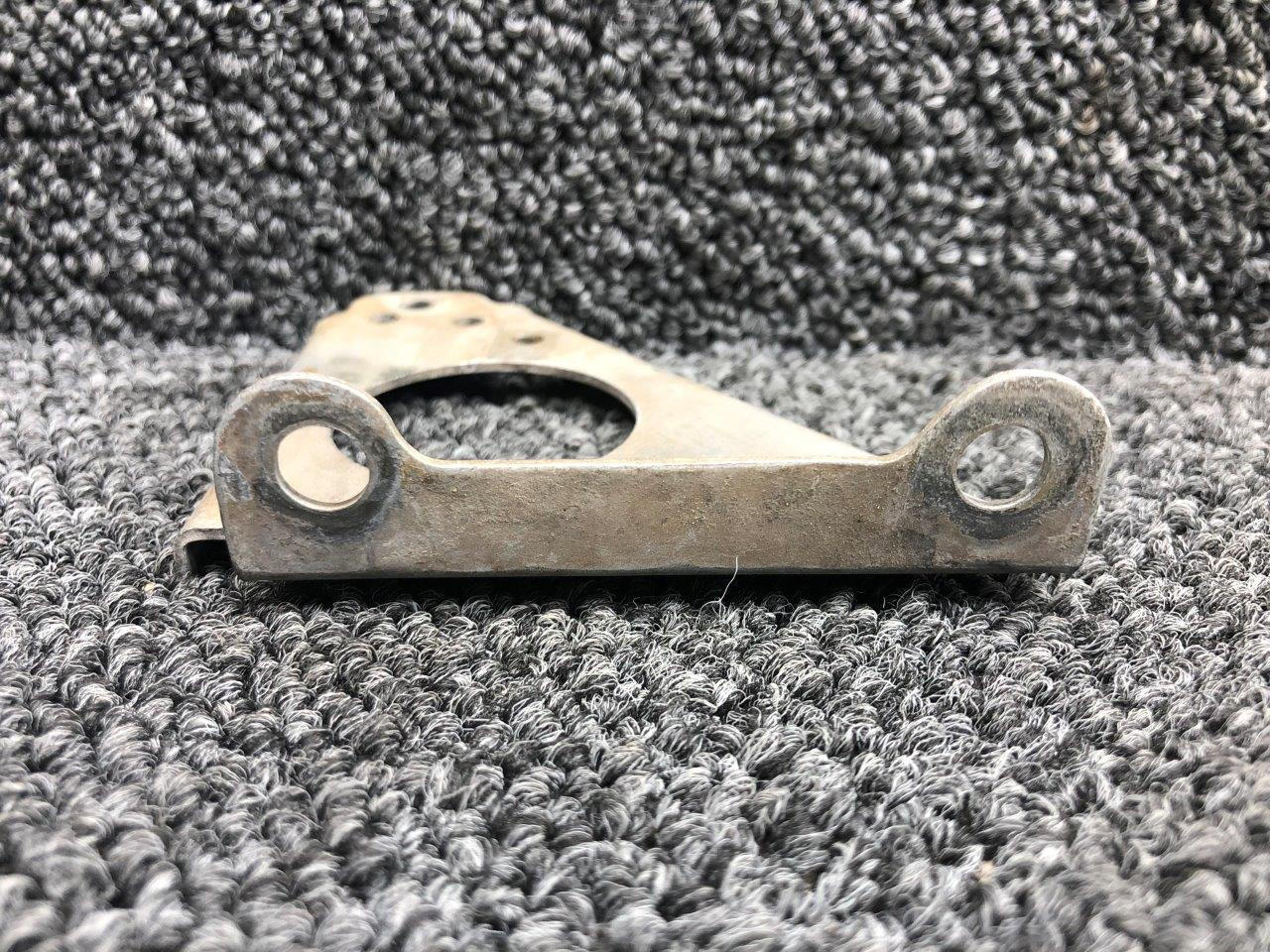 359440525 Beechcraft F33A Engine Control Cable Mounting Bracket LH / RH