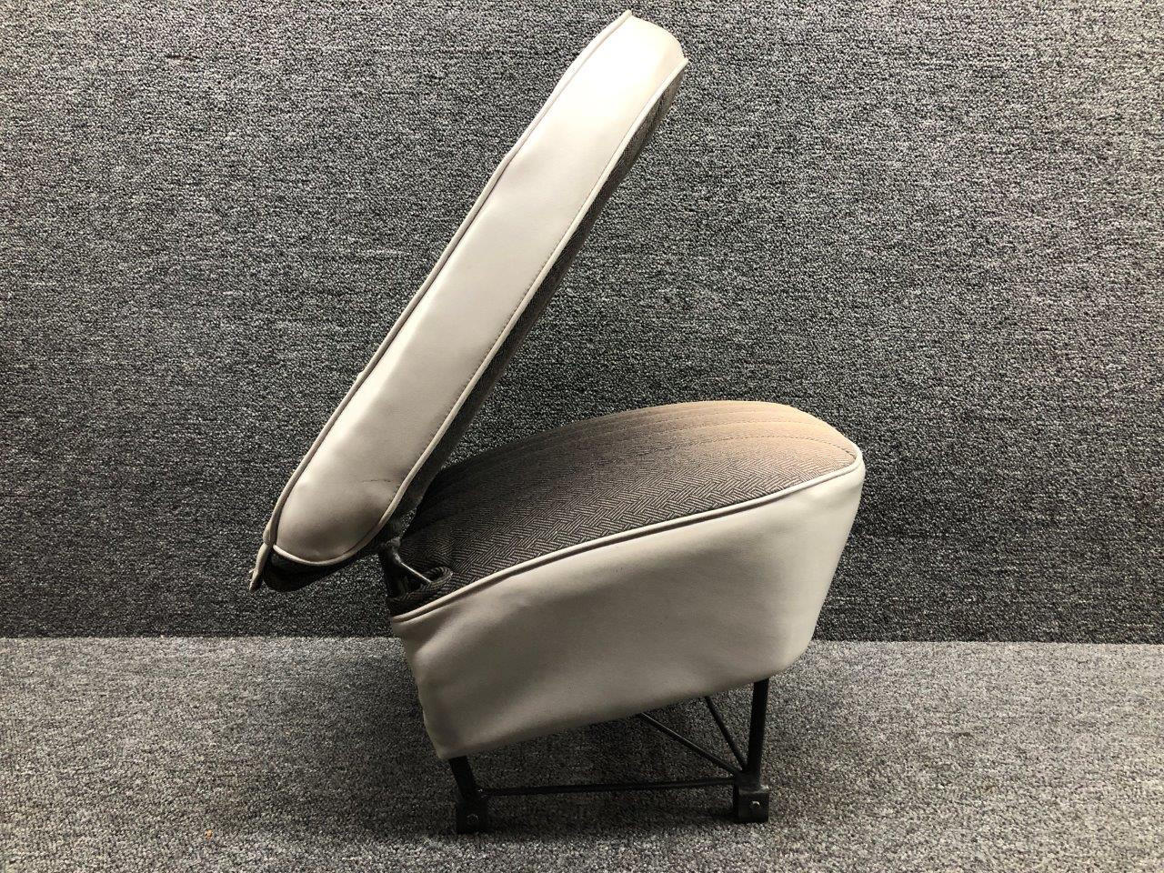 05001048 Cessna 172 Front Seat Assembly RH (Rails 11")