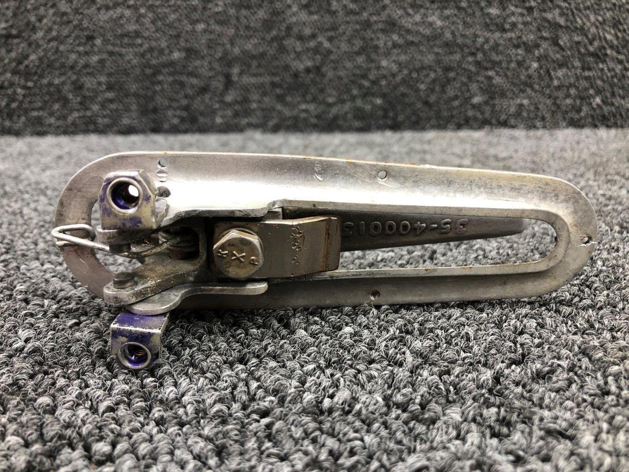 354000131 / 354000323 Beechcraft 95B55 Outside Cabin Door Handle W