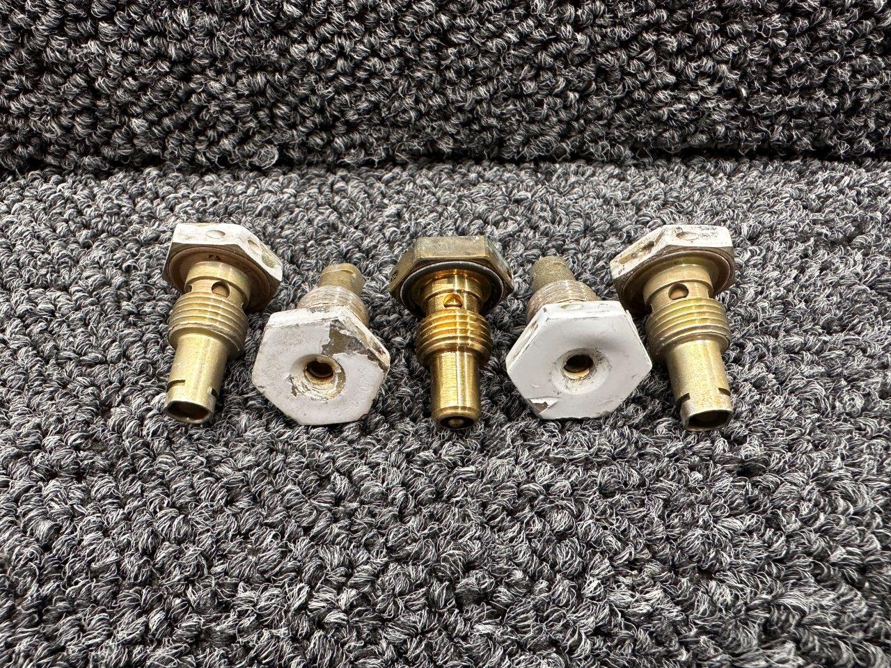 jasmine6782ページ SA82 (Alt: S2020-2) Cessna 182S Fuel Drain Valve Set of 5
