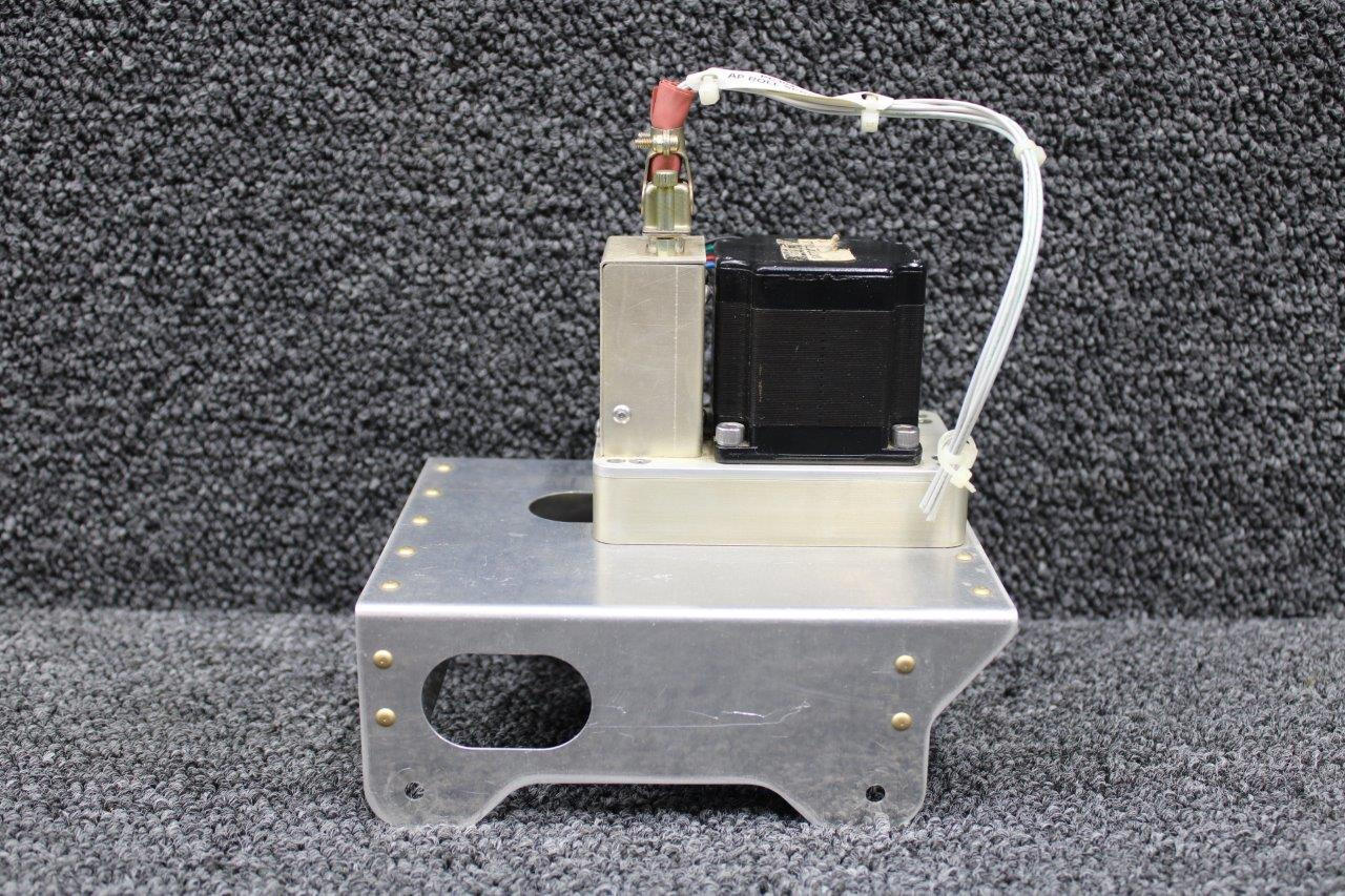 8100057 Truetrak DSB Roll Servo Assembly with Mounting Bracket (28V) (2A)