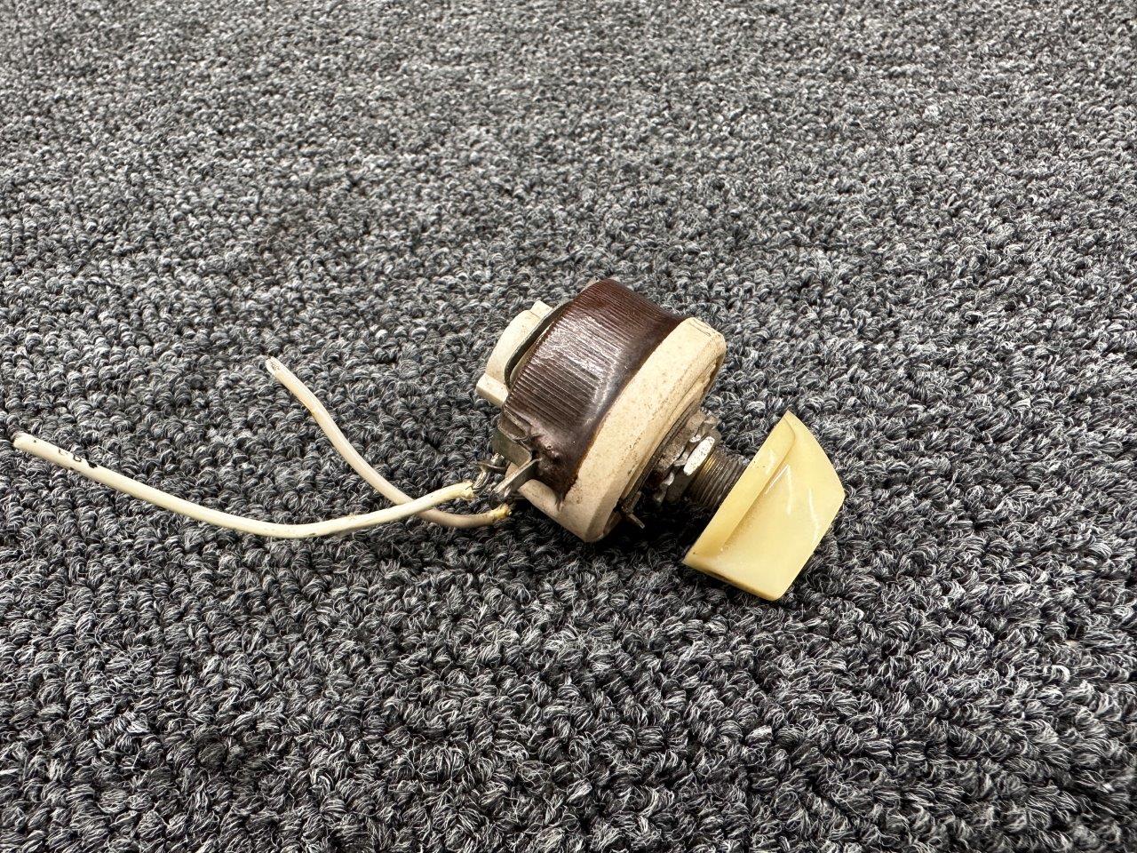 H125351 Ohmite Rheostat Switch and ResistorHas Knob