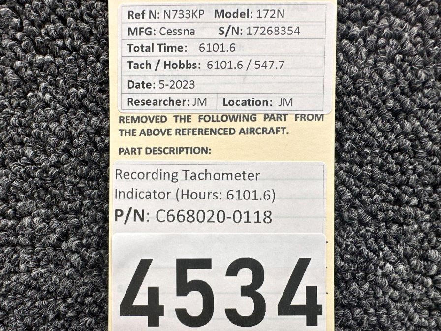 C6680200118 Cessna 172N Recording Tachometer Indicator (Hours 6101.6