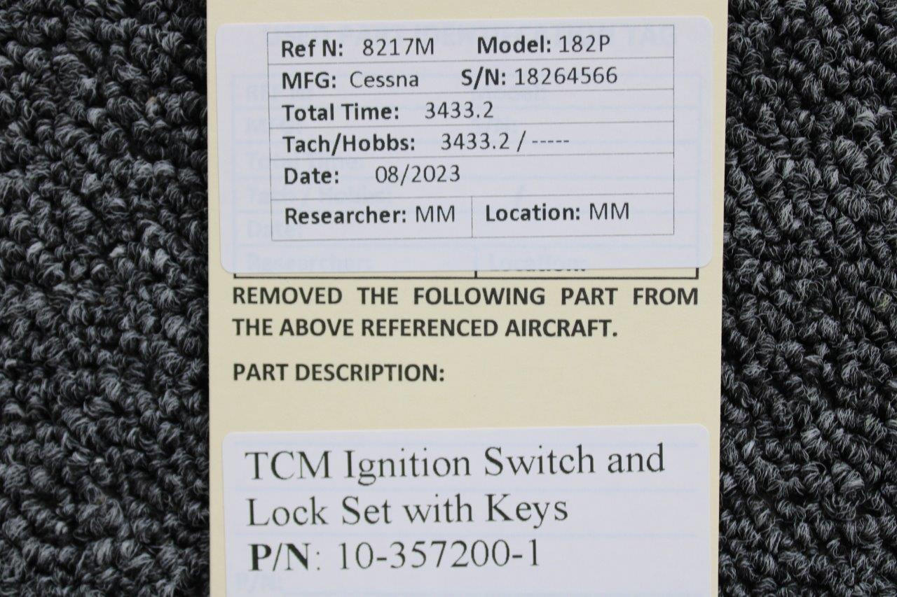 103572001 Cessna 182P TCM Ignition Switch and Lock Set Has Keys