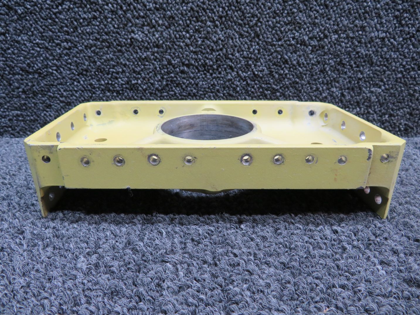 84ページ 0541196-1 Cessna 172R Main Gear Outboard Support Left Hand