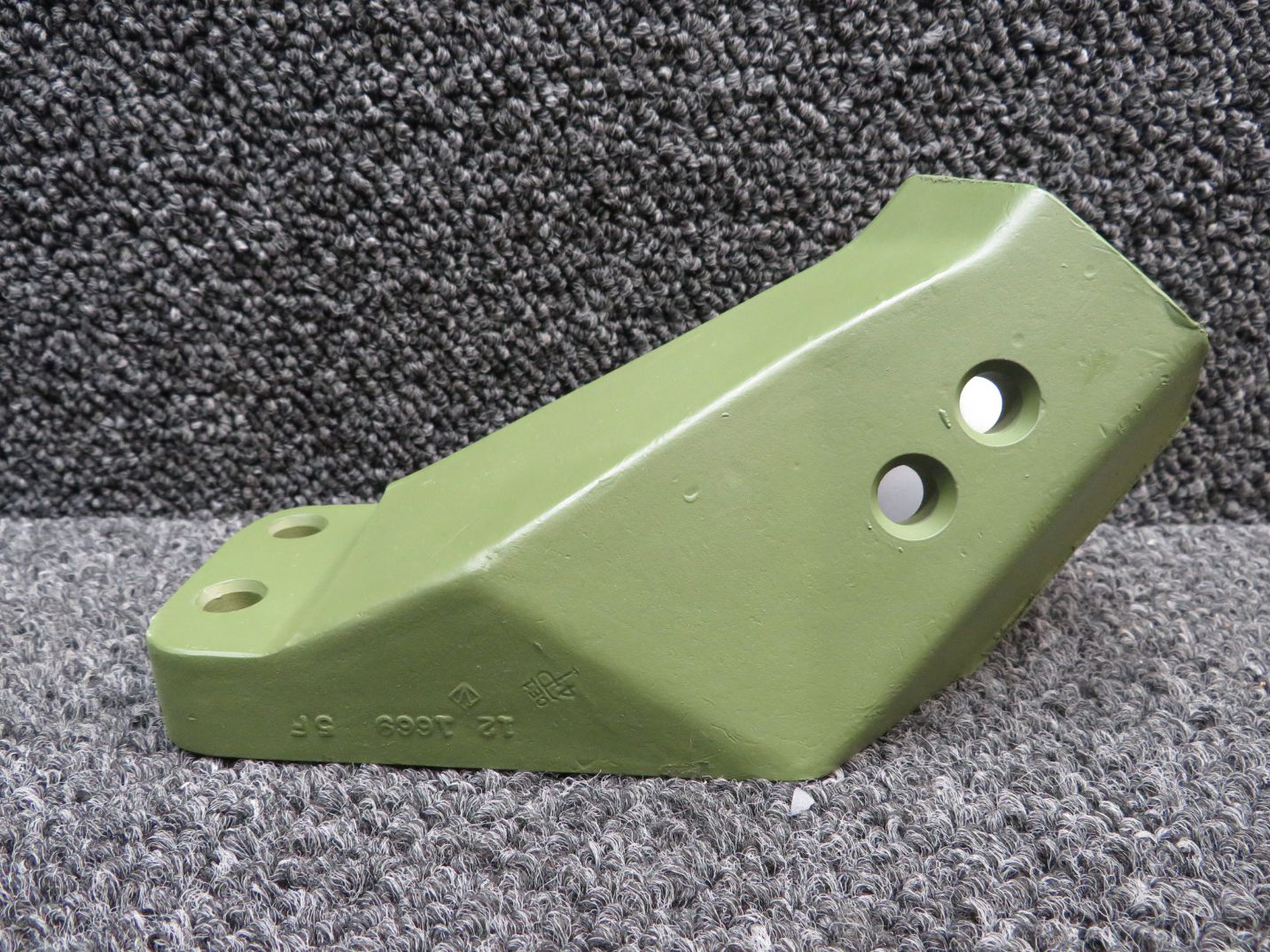 flan928ページ 1241669-1 Cessna P210N LH Main Gear Axle Fitting has 8130-3 and
