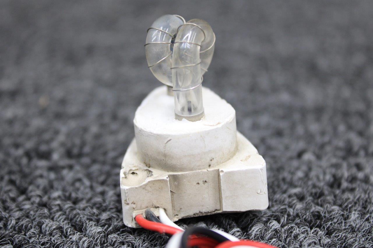 02-0250274-00 Whelen A427 Strobe Light (Burnt Bulb and No Lens)