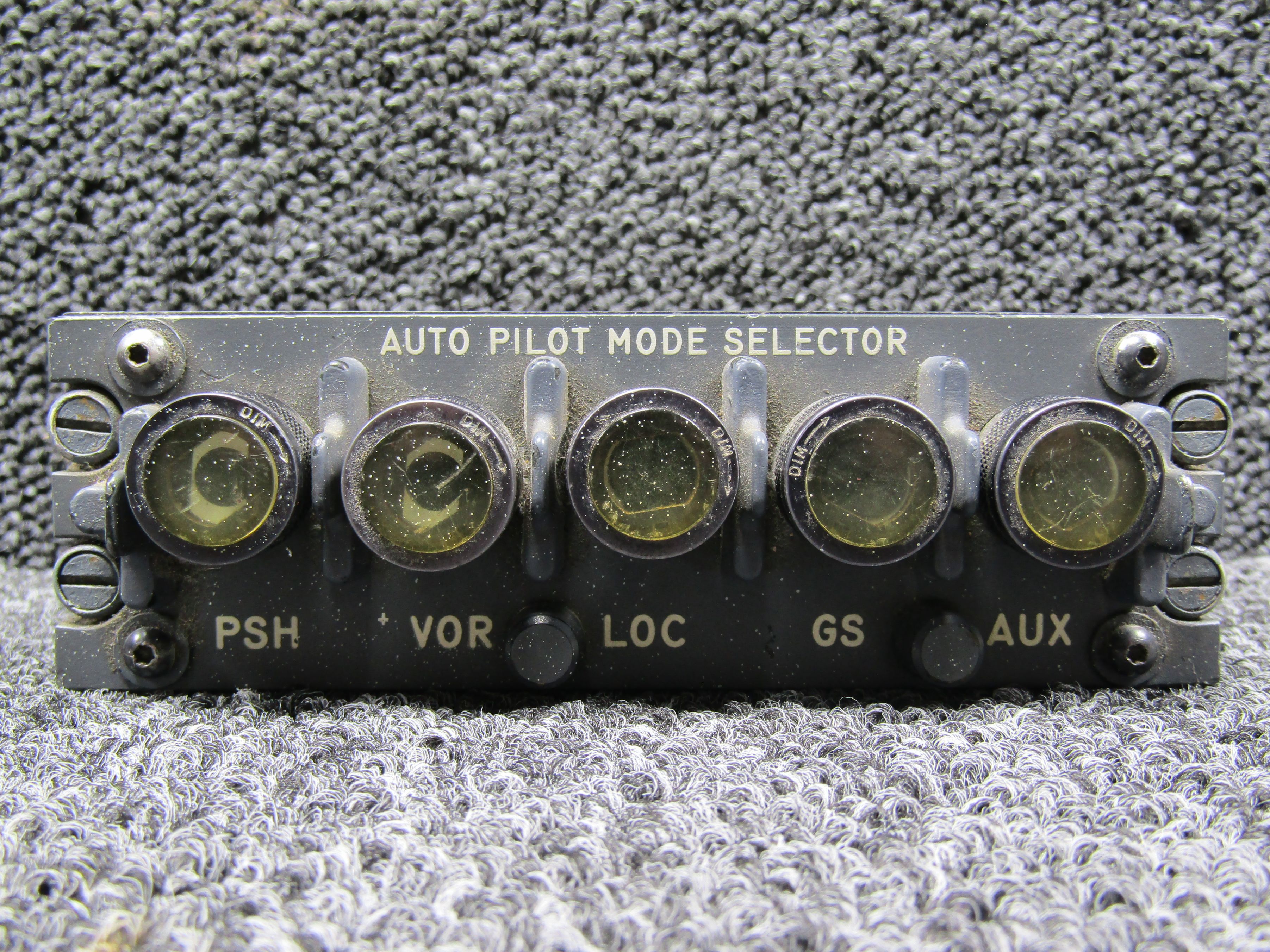 atom5555ページ 17015-1D Bendix AS402A A/P Voltage 28 Mode Selector