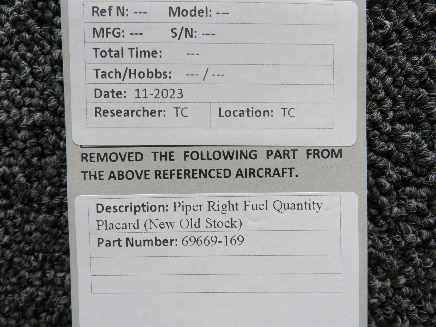 【A.H.P.L】ahpl 69669-169 Piper Right Fuel Quantity Placard (New Old Stock) For Sale