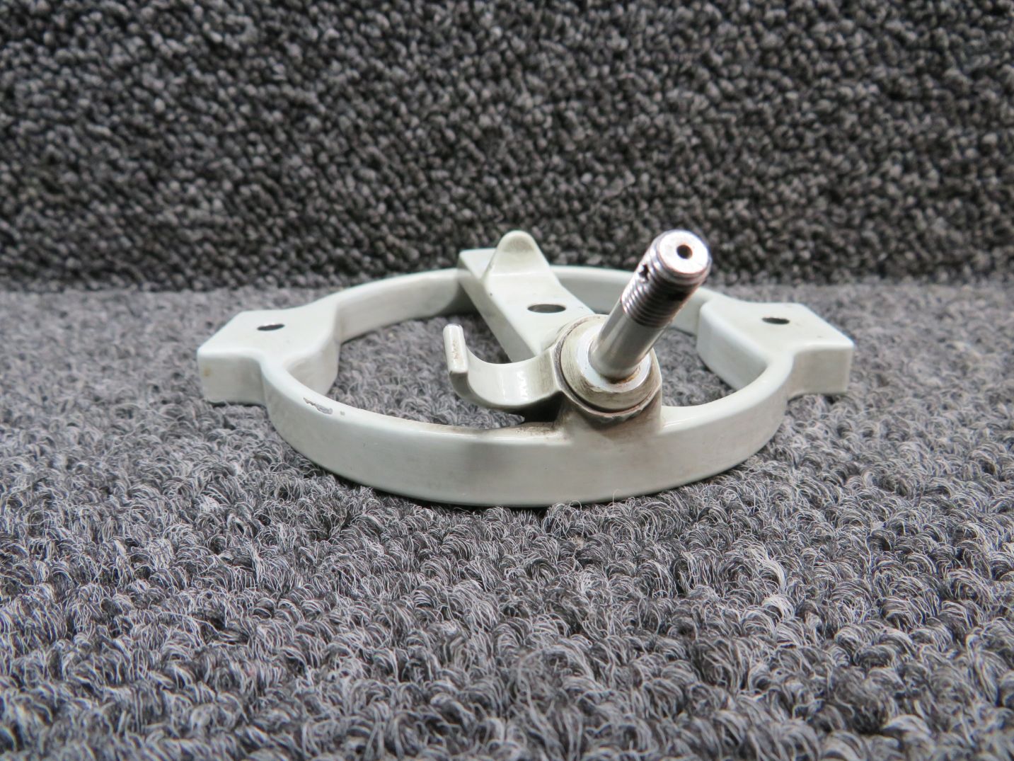 bomheページ 1442114-7 (Cast: 1442112-496) Cessna 337B Shimmy Dampener Assembly