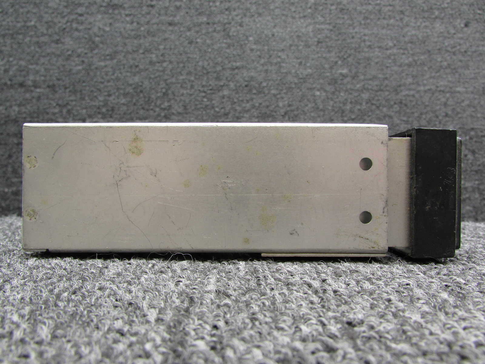 071-1086-00 King Radio KFS-562 DME Frequency Selector Unit with Tray