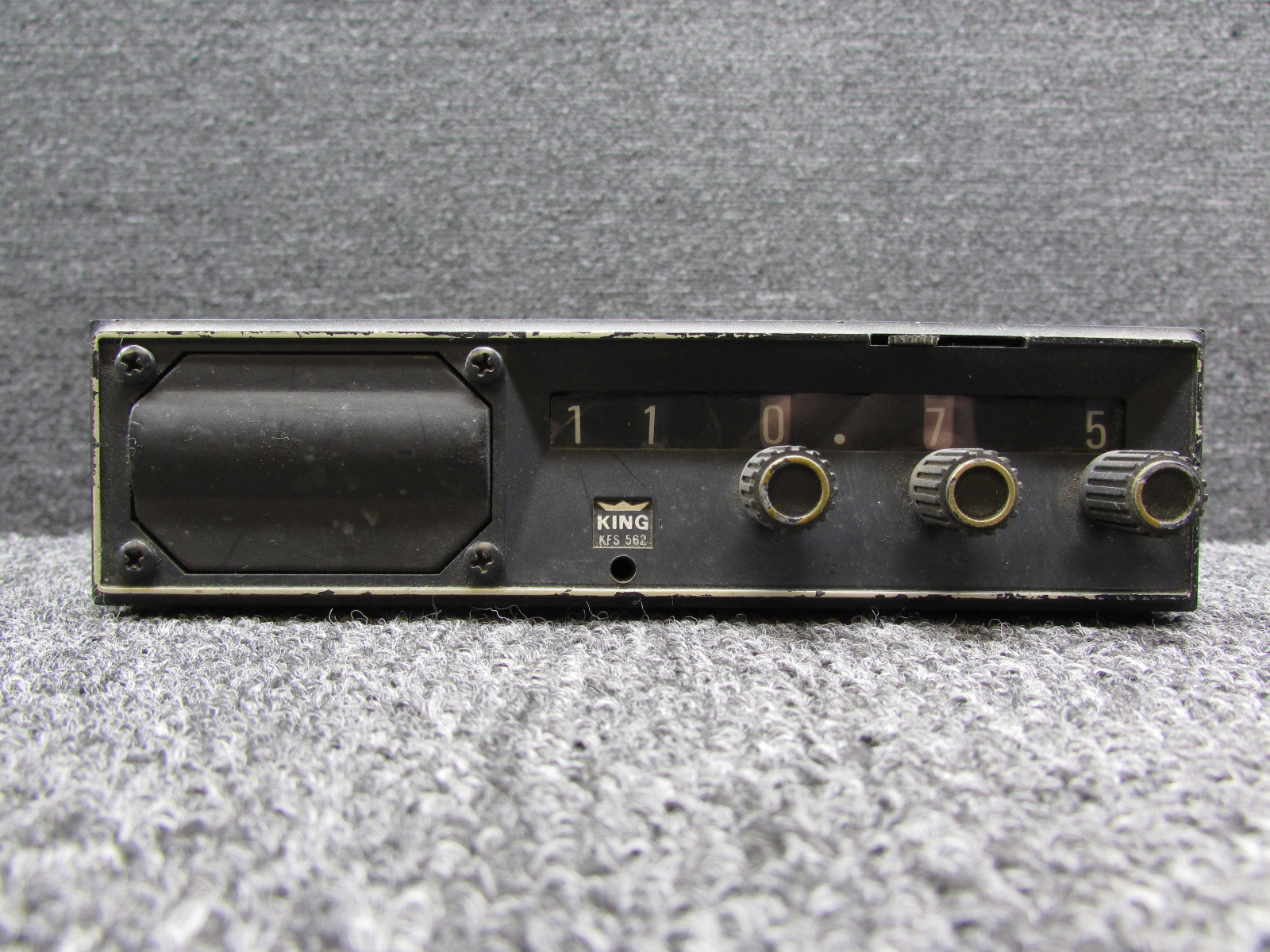 0 reiページ 071-1086-00 King Radio KFS-562 DME Frequency Selector Unit with Tray