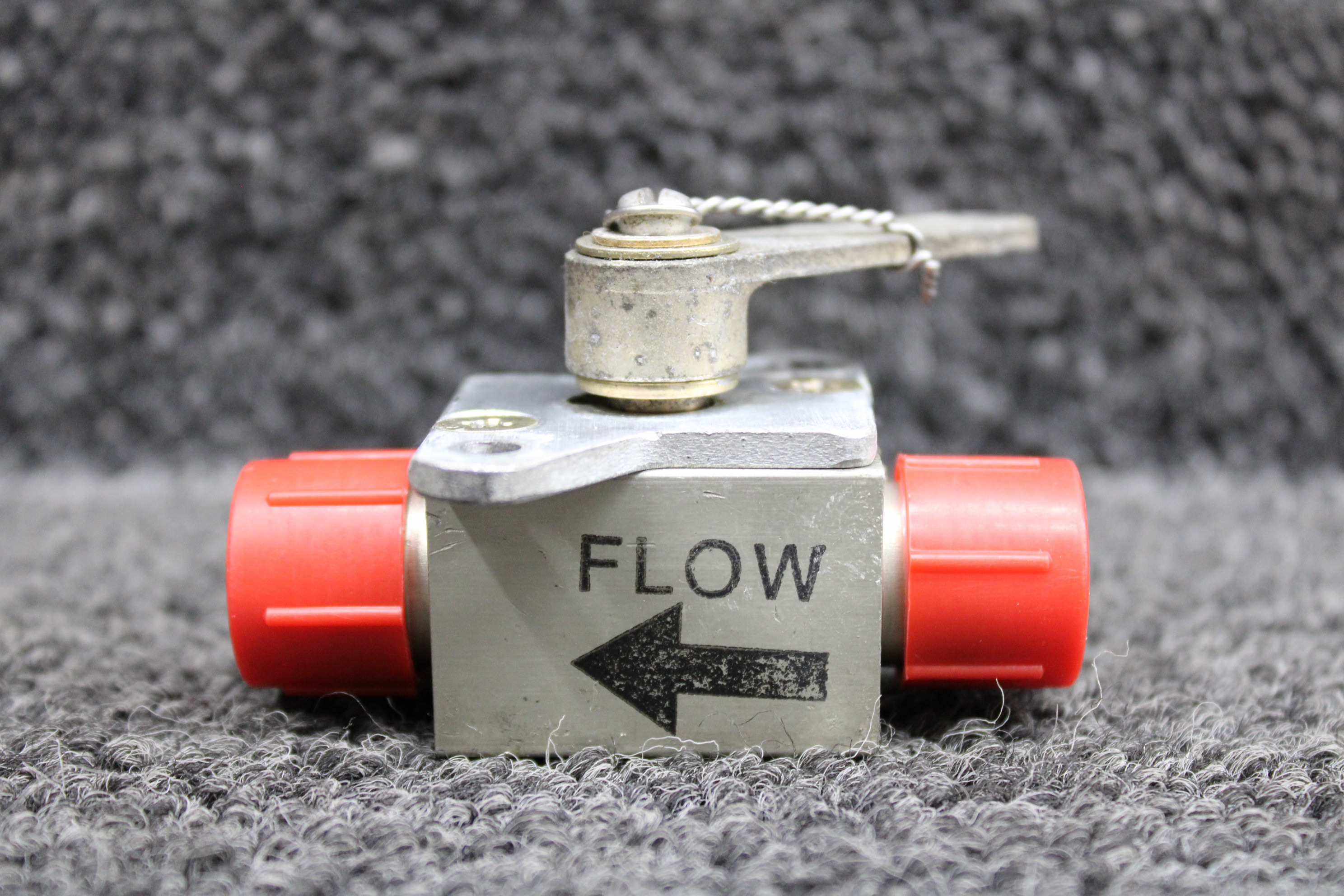 スノーボード valve S1903-2 (Use: 0716111-4) Cessna 172R Fuel Shut Off Valve For Sale