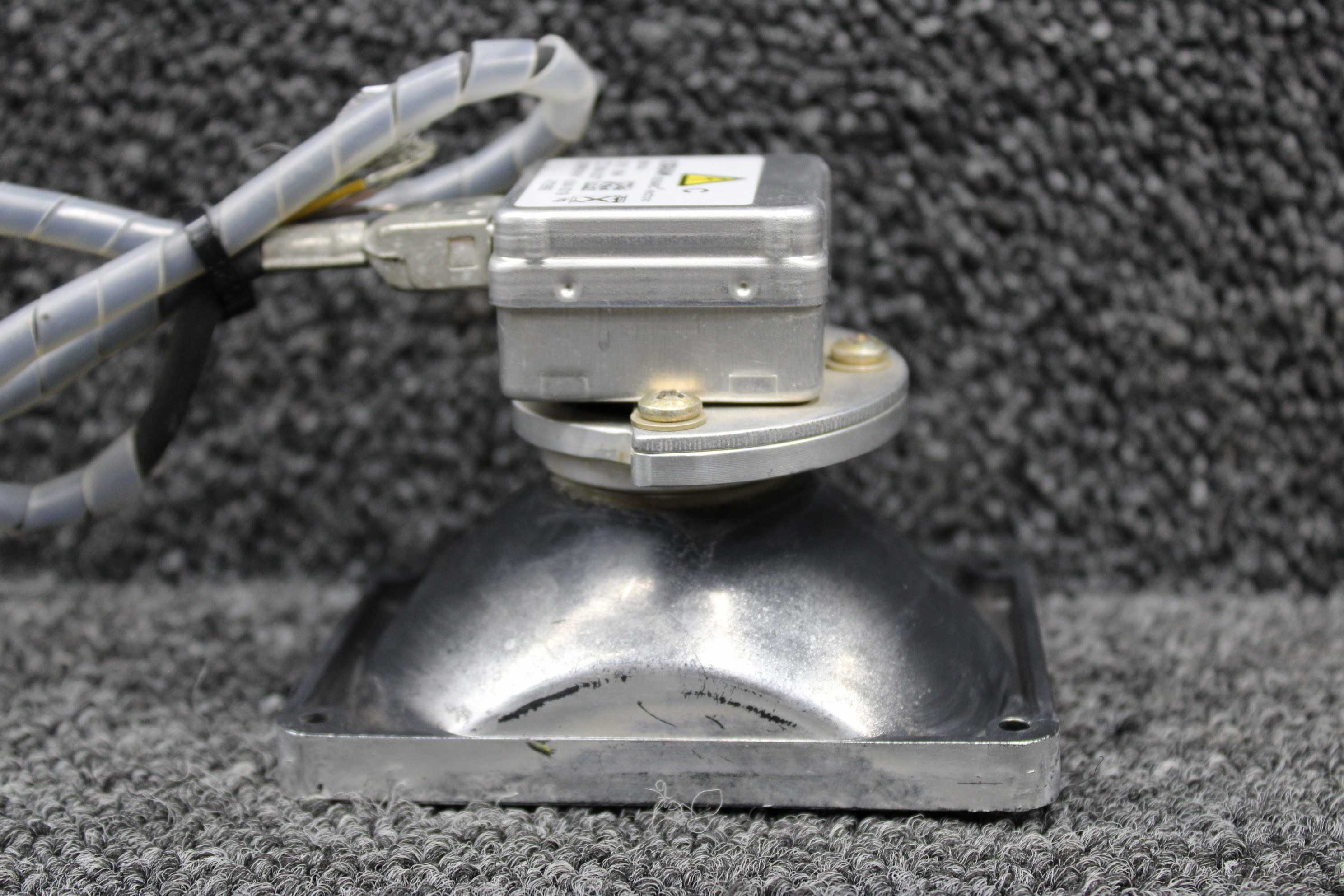 01-0770346-03 and 66144 Diamond DA40-180 Osram Landing Light