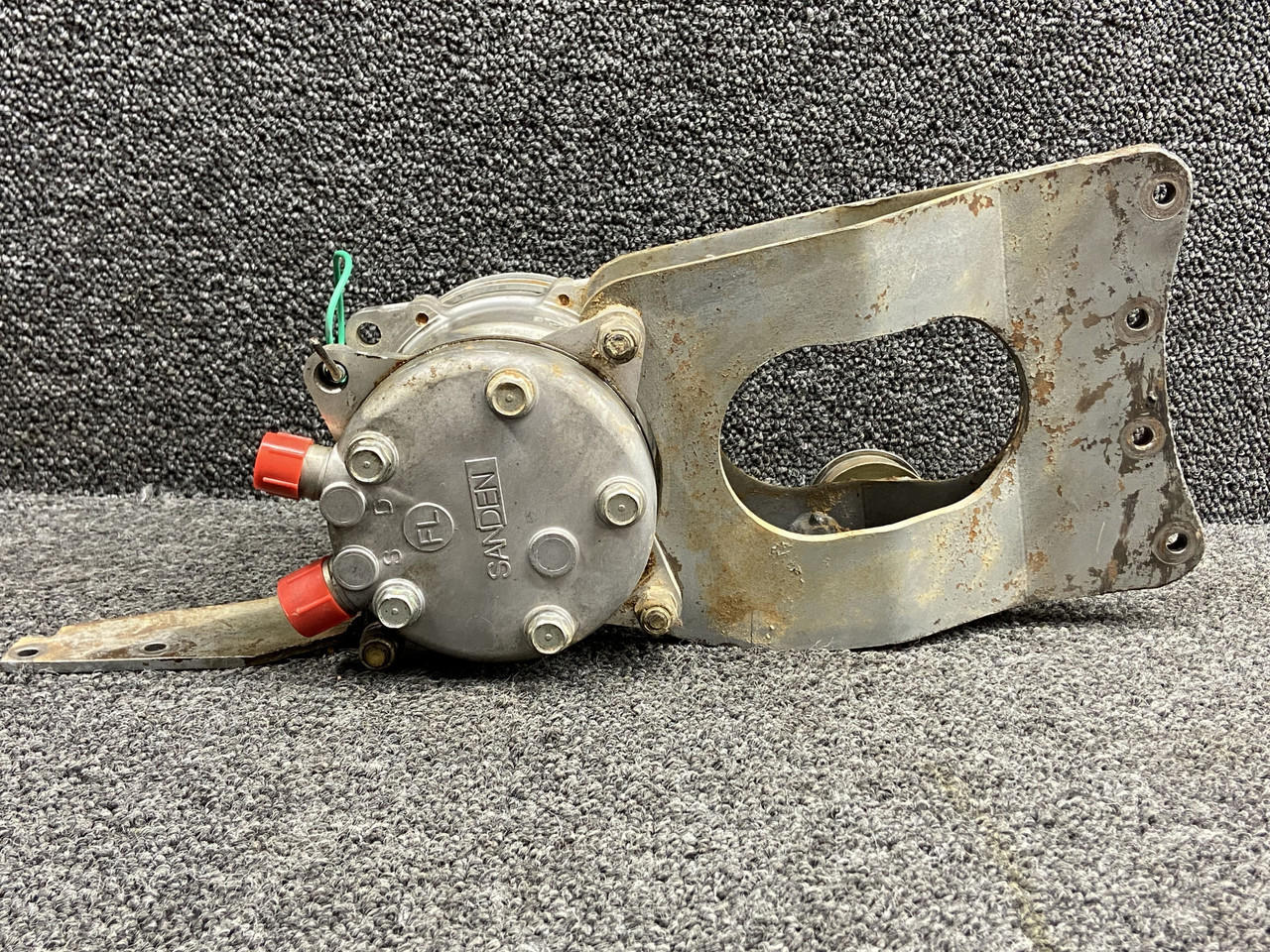 40-608C - Compressor MountAdapter Bracket, York To Sanden 508 Mounting Bracket