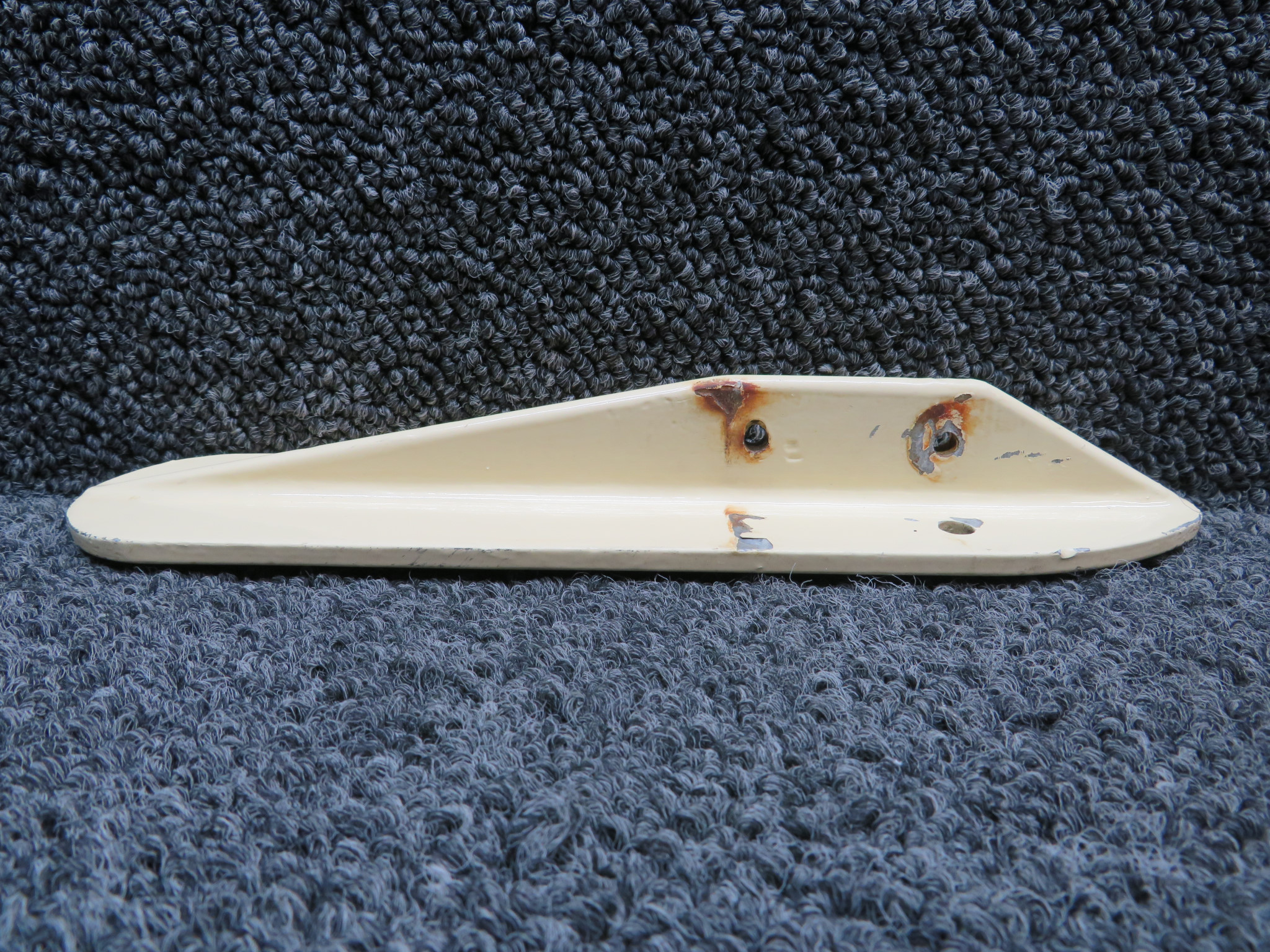 0541154-1 (Cast: 0541154-495) Cessna 182 Main Gear Step Left Hand
