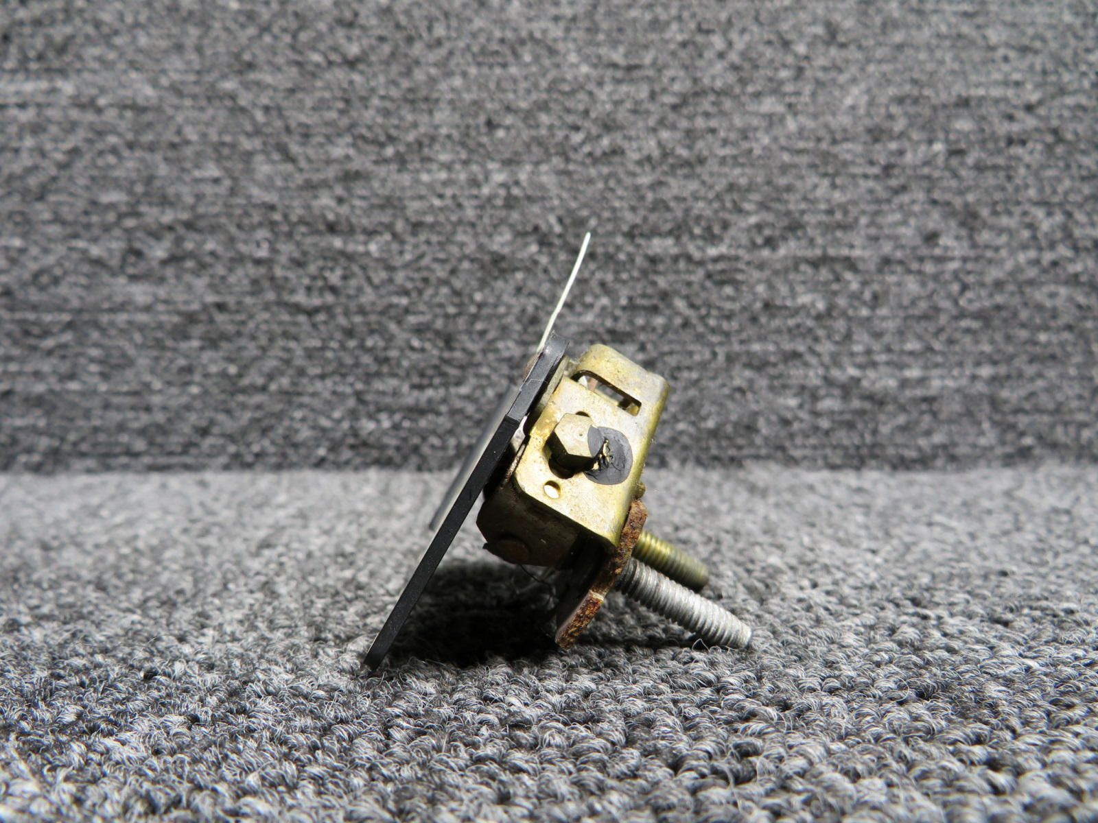 6400636 Core Oil Temperature 20-260 Gauge Indicator Has Broken Needle