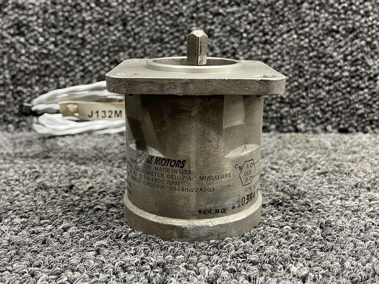 25140/22A703 PT6A-34 Globe Motors Tachometer Generator (21 Volts)