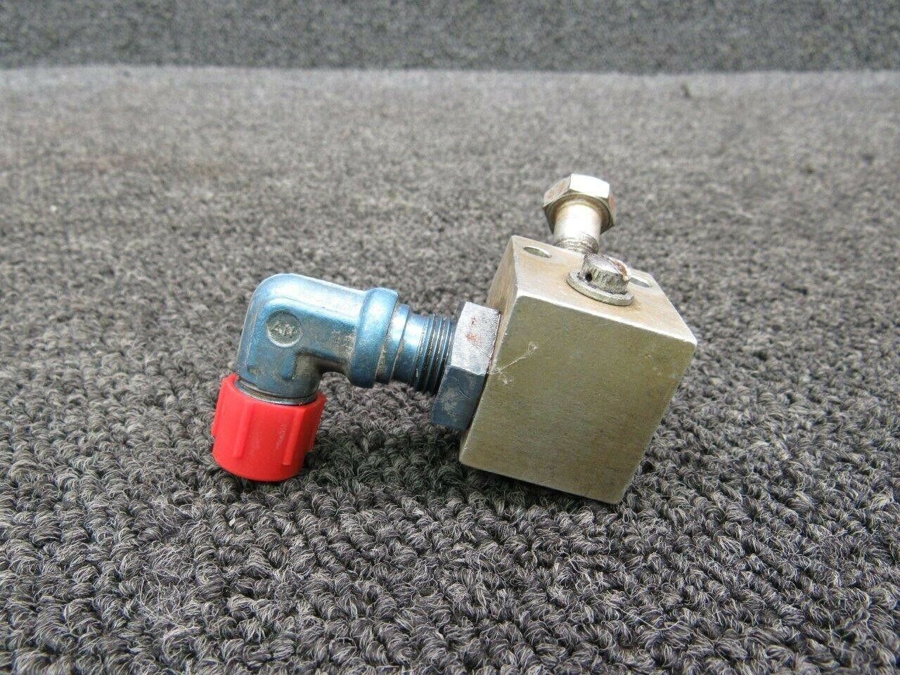 12802281 Cessna 210A Adapter Hydraulic Reservoir Filler