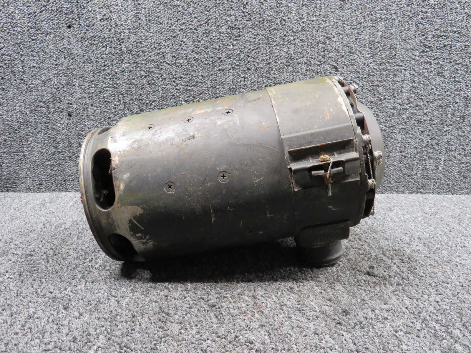 30B37-49 Bendix DC Generator (Rusted) (Core) (Volts: 30) For Sale