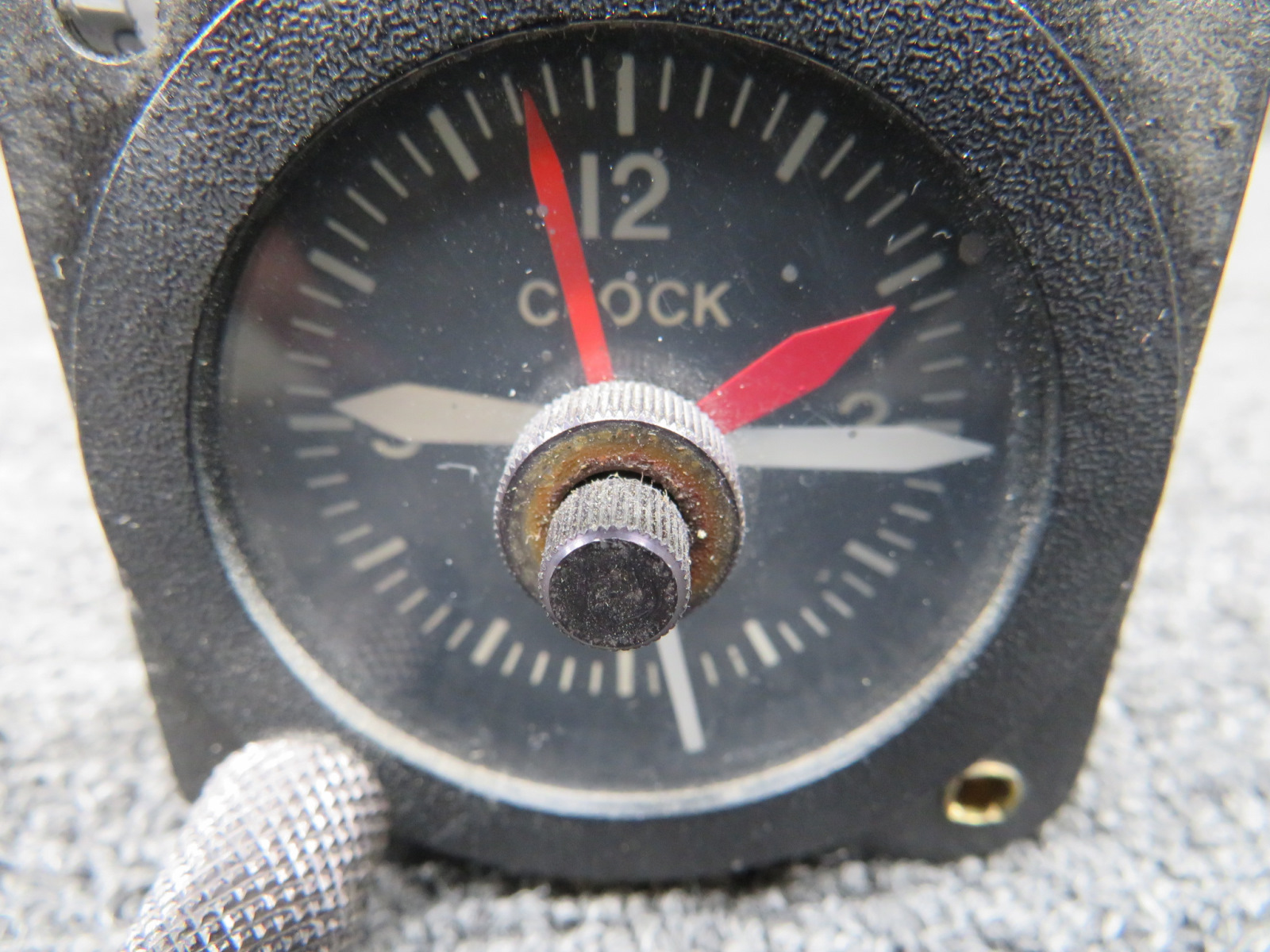 Quartz 24 Volt Clock Indicator Has Worn Knob