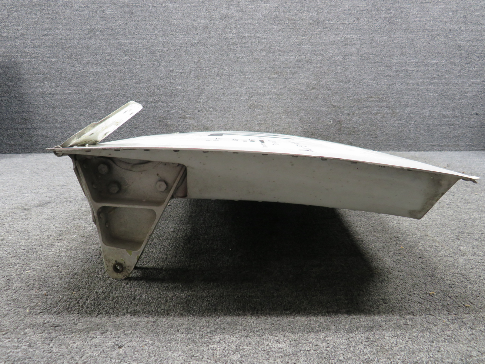 75280105-009 Dehavilland DHC-7-102 704 Nose Landing Gear Door