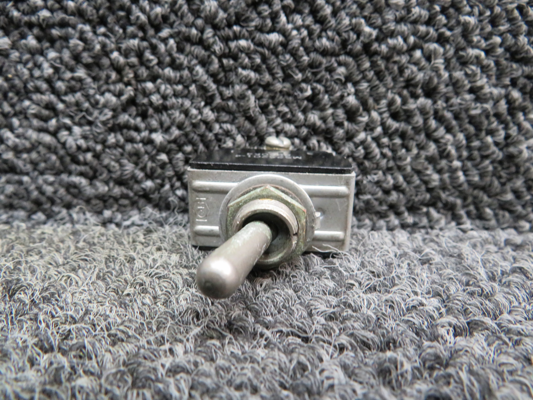 MS25201-4 (Alt PN: 8860K4) Cutler-Hammer3 Position Toggle Switch