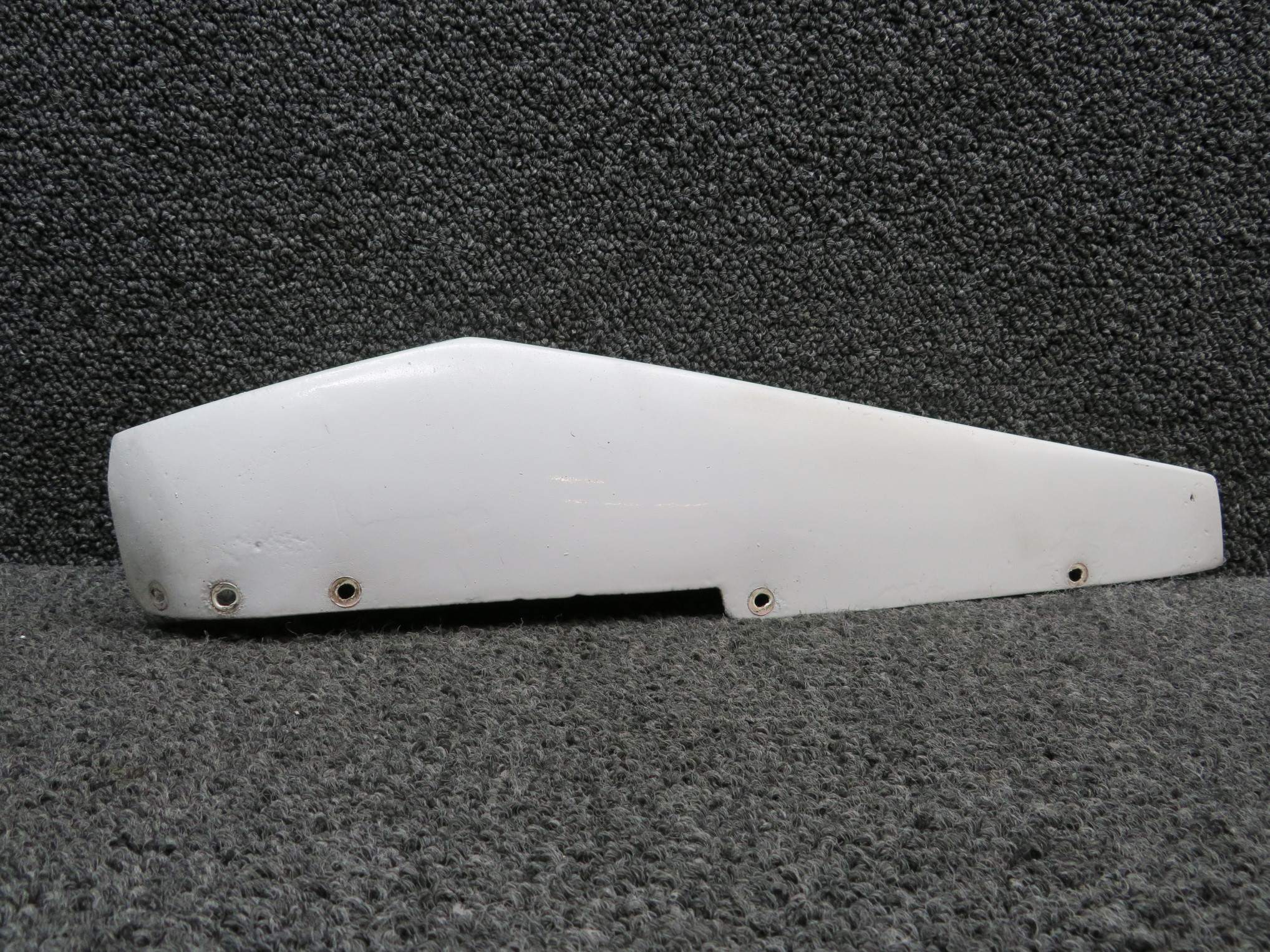 0 reiページ 2534080-2 Cessna T303 RH Elevator Fairing (Holes Enlarged, Minor