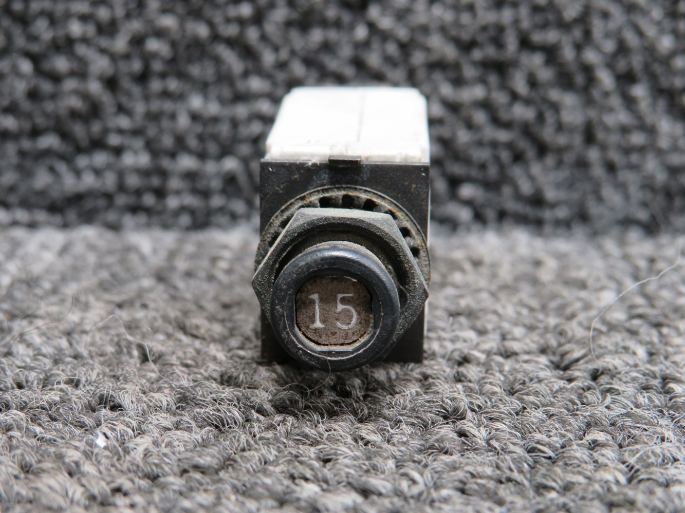 7277-2-15 Klixon Push Circuit Breaker For Sale