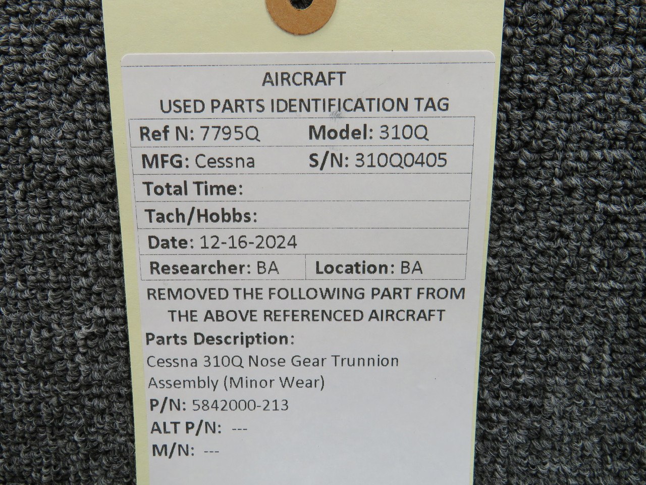 5842000-213 Cessna 310Q Nose Gear Trunnion Assembly (Minor Wear