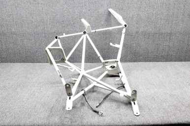 D64-7126-10-00 Diamond DA42-NG Austro E4B Engine Mount Assembly ...