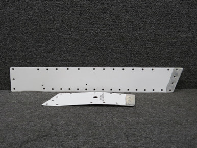 Cessna117出品　2個口 5122013-206 Cessna 421B Lower RH Center Wing Gap Fairing