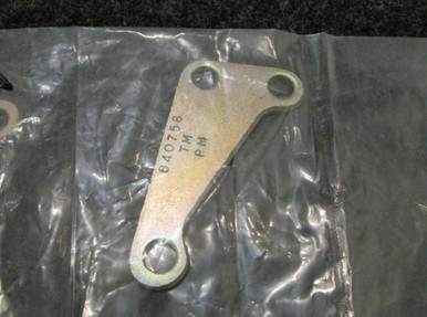 640758 Bracket Throttle Body Adapter (NEW OLD STOCK) (SA)