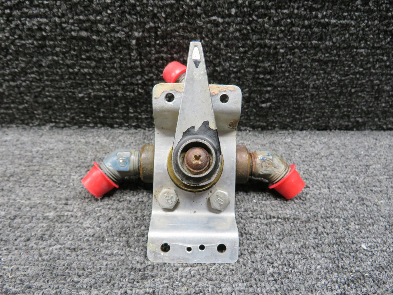 0411716 (Alt: 04117883) Cessna 140, 120 Fuel Selector Valve Assembly