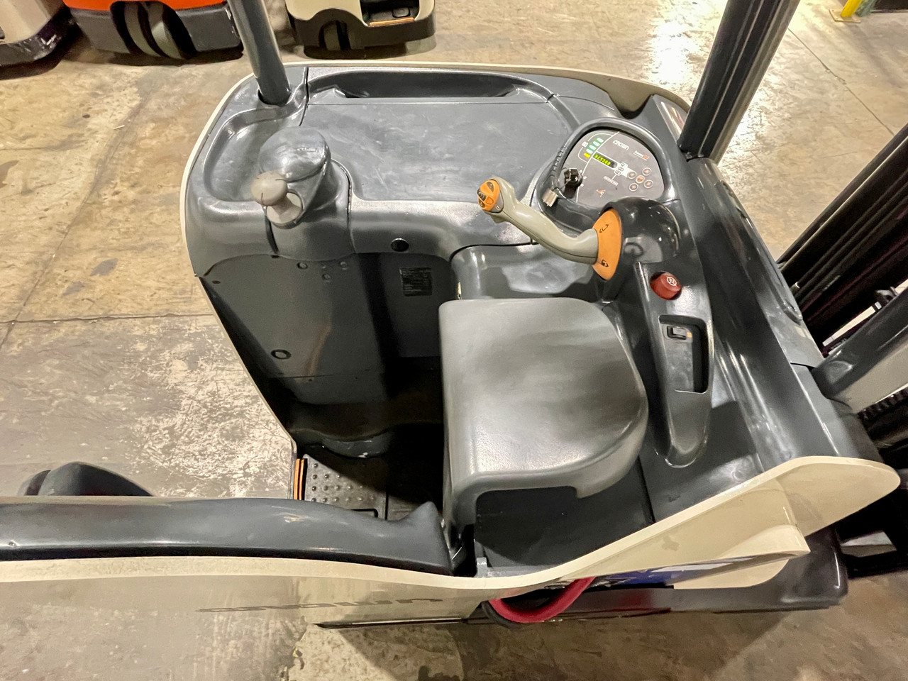 2014 Crown Electric Narrow Aisle Forklift 2018 Enersys Deserthog Tested Battery Height  83"/190" Stock # 4820
