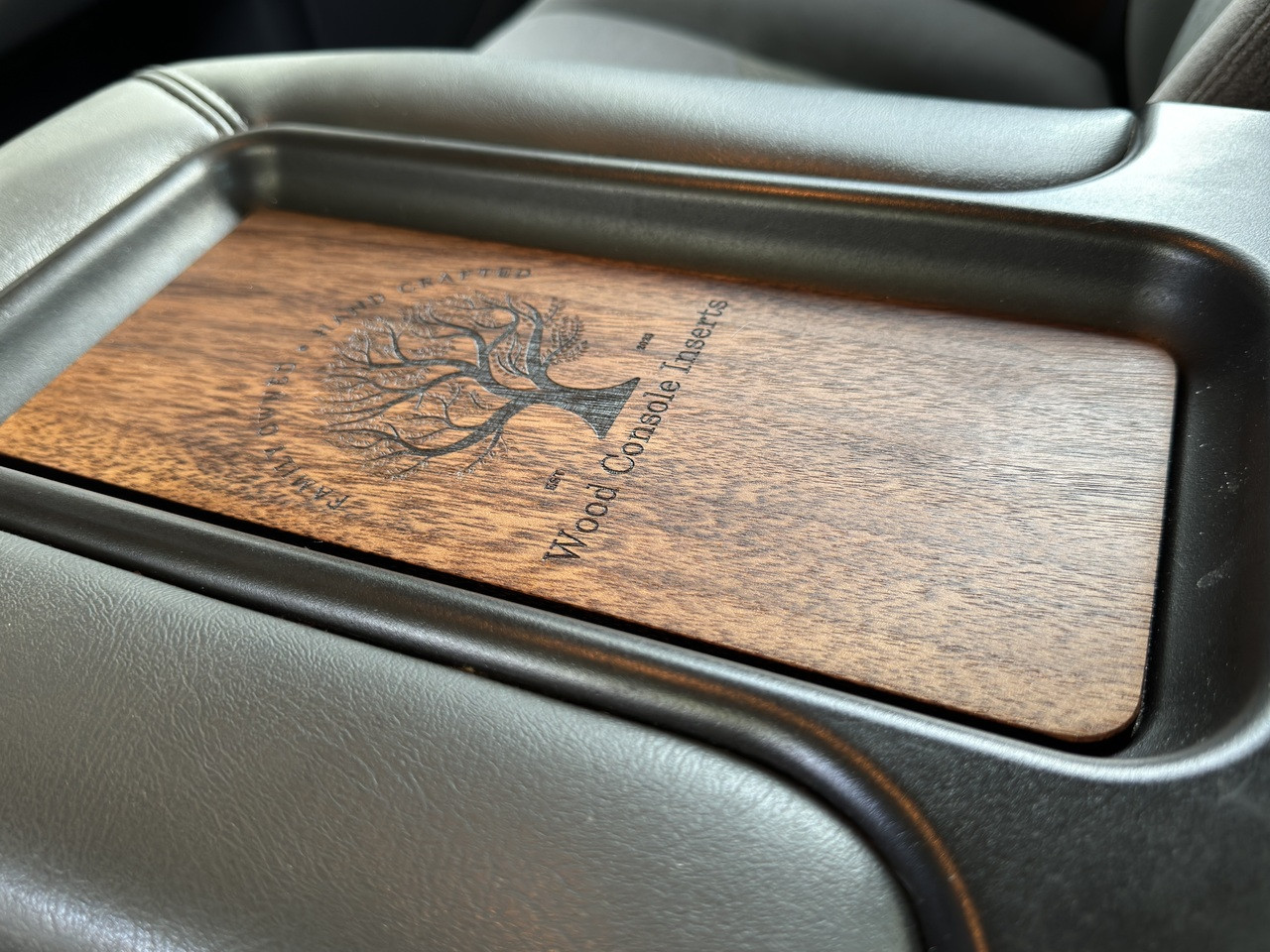 thumbnail image 2 of Hogking Speed Shop Fuel Tank Console Dash Insert Skin - Chrome Skull Design (99-07 Touring) 2 of 5