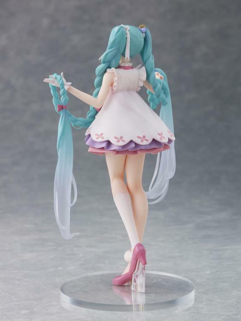 Taito Vocaloid Hatsune Miku Rapunzel Wonderland Figure