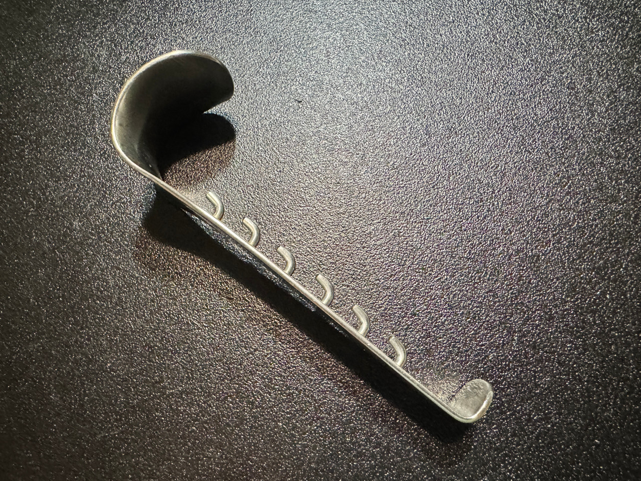 Side photo of V. Mueller GU8262-003 Turner Warwick Retractor Blade 3.5 cm X 12.5 cm