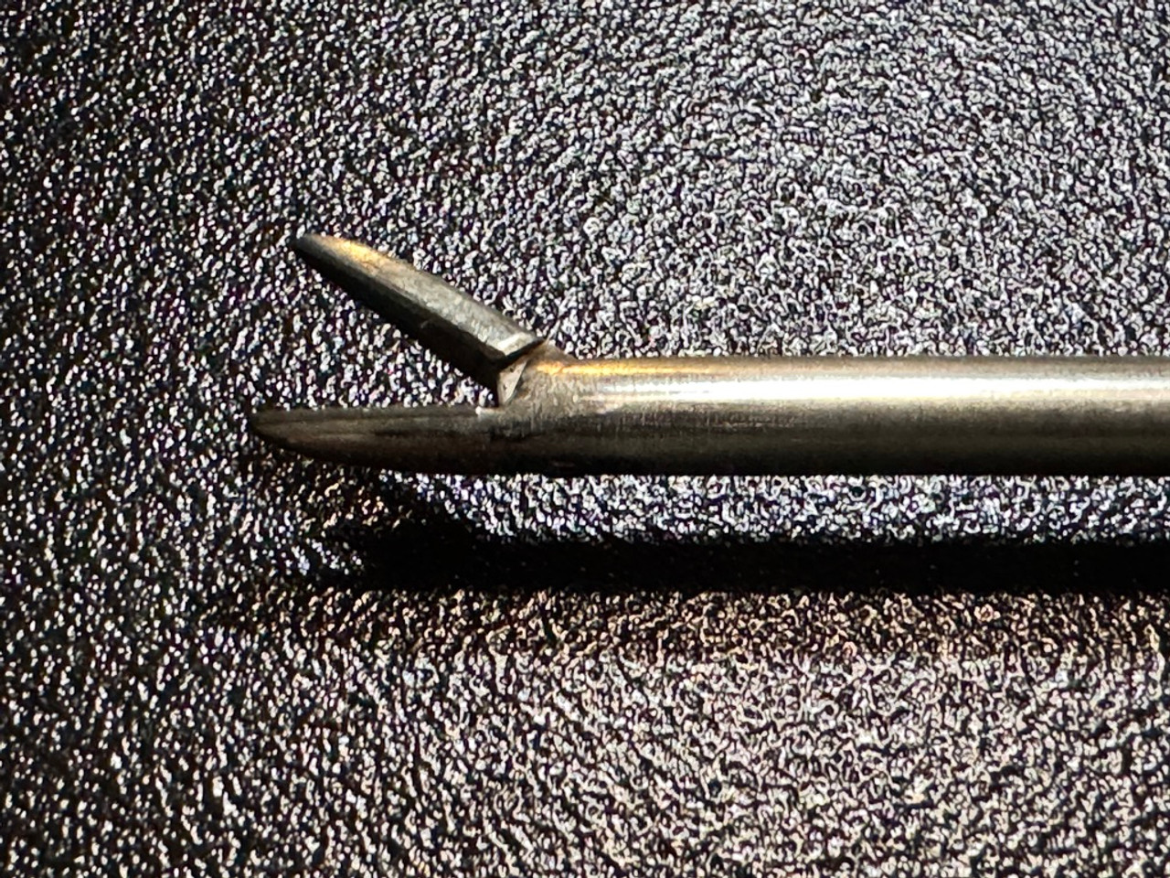 Jaw photo of Ethicon E705R Laparoscopic ENDOPATH® Needle Holder, 30cm X 5mm
